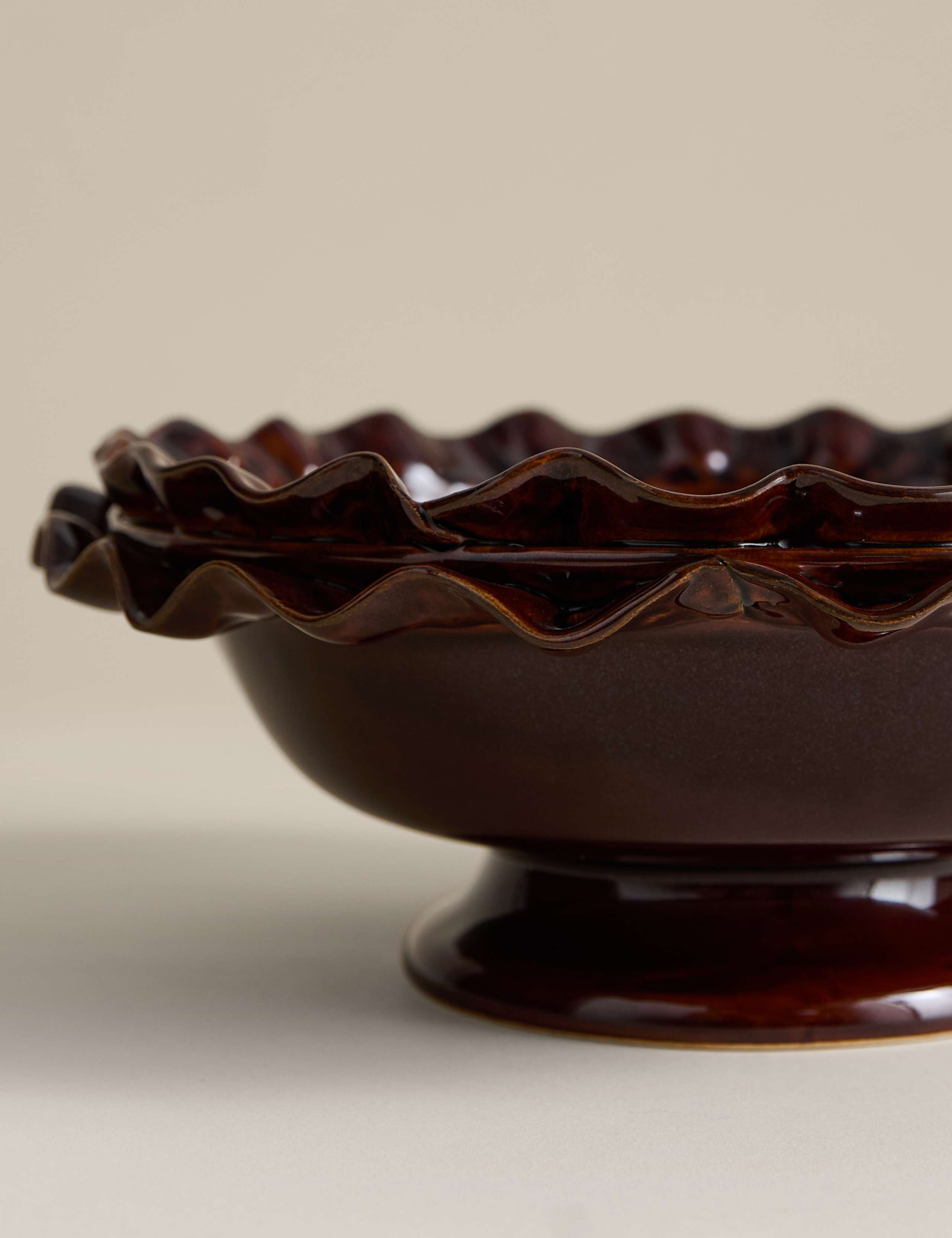Frill Footed Ceramic Centrepiece 3 of 3