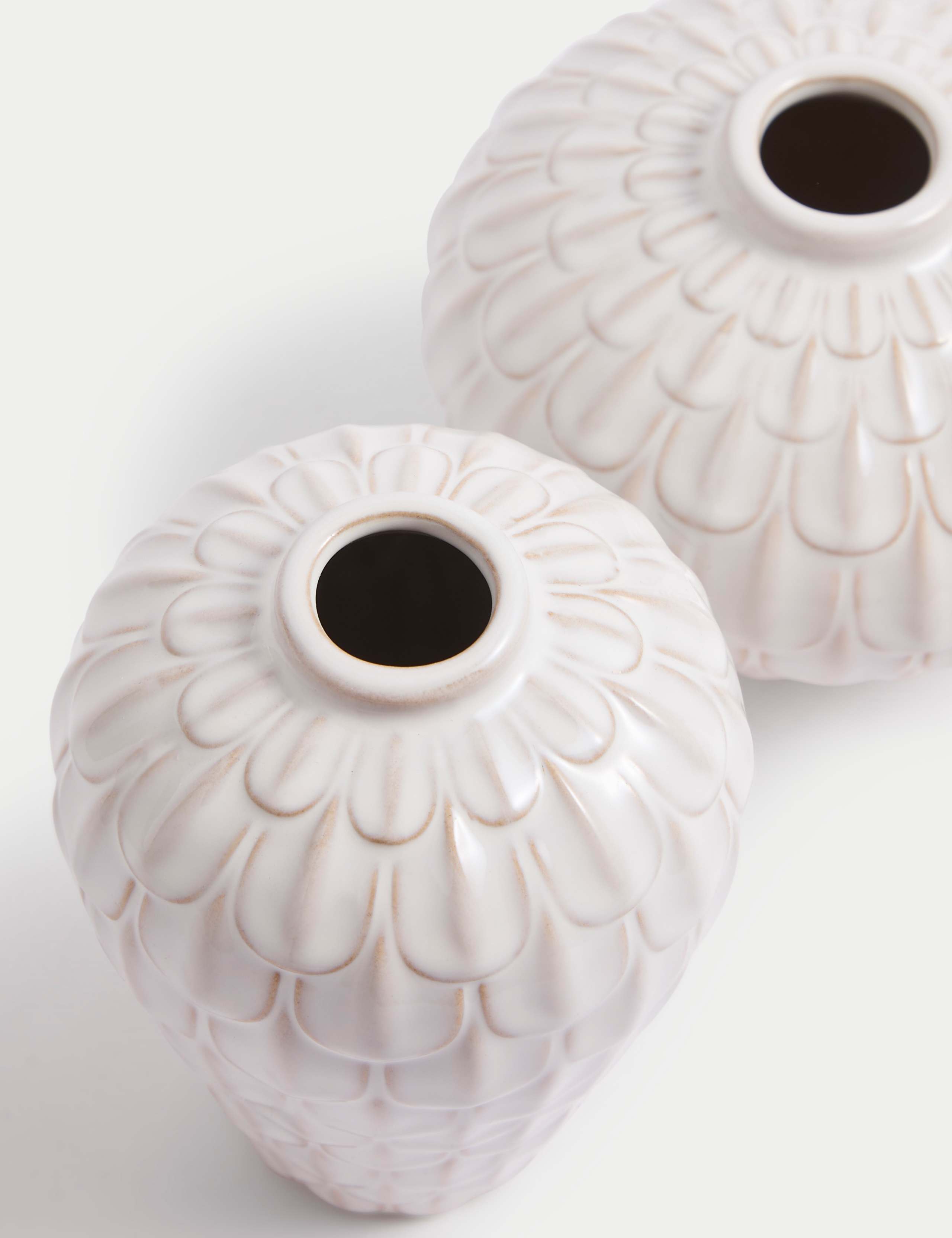 Set of 2 Mini Scallop Ceramic Vases 3 of 4