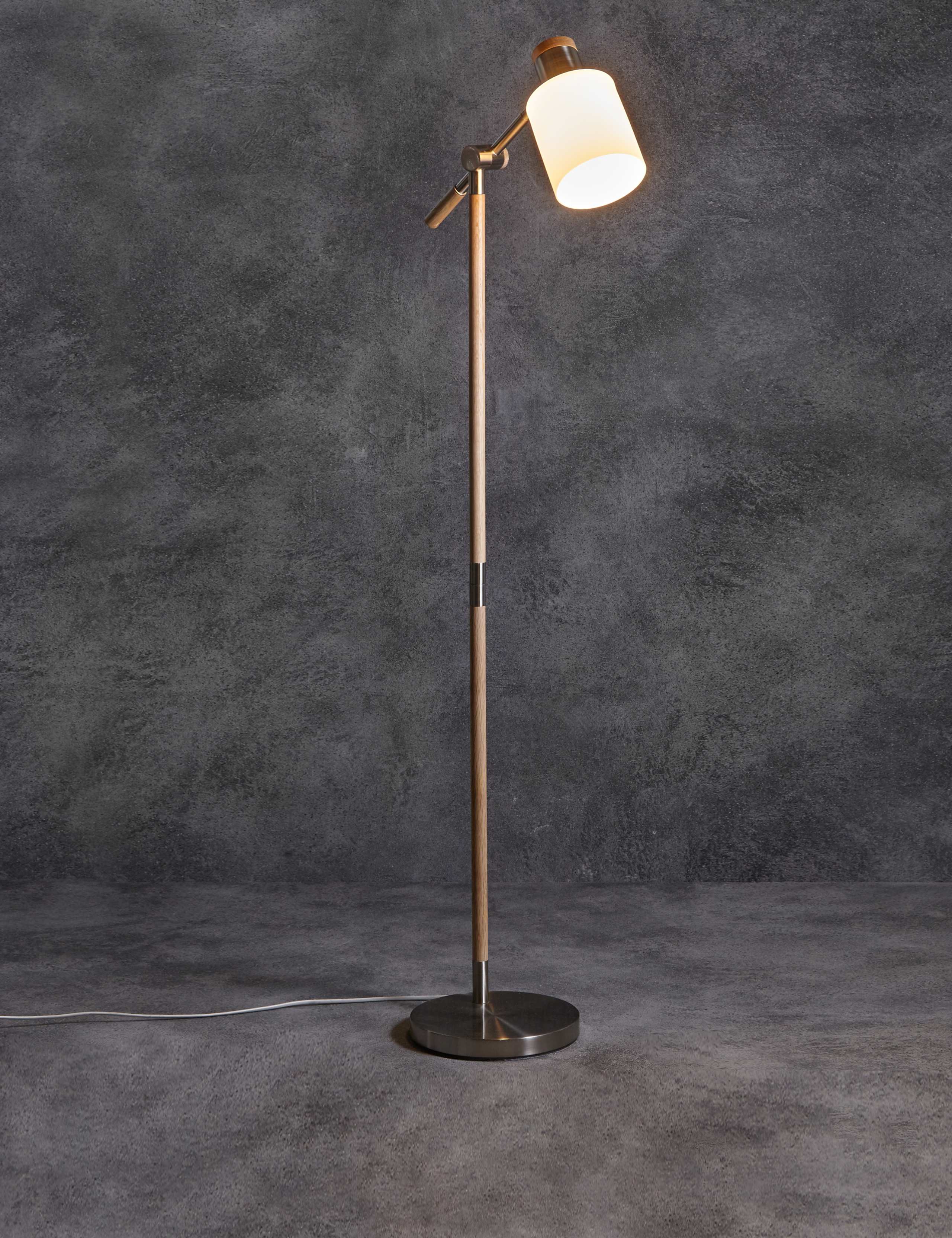Max Floor Lamp 2 of 4