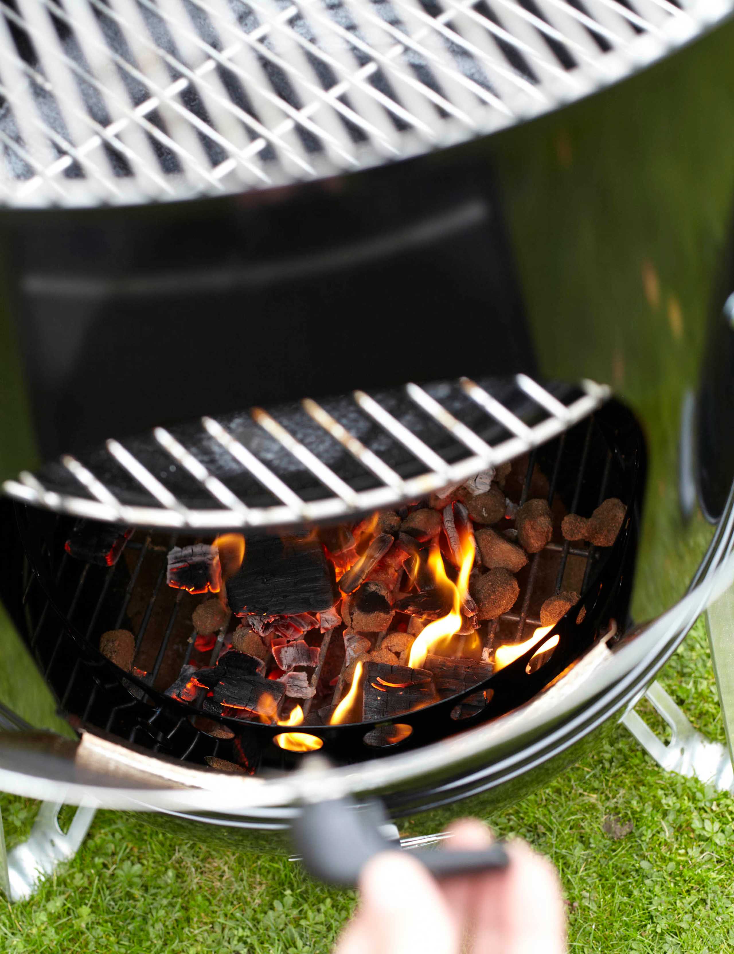 Weber 47cm Smokey Mountain Cooker 4 of 7