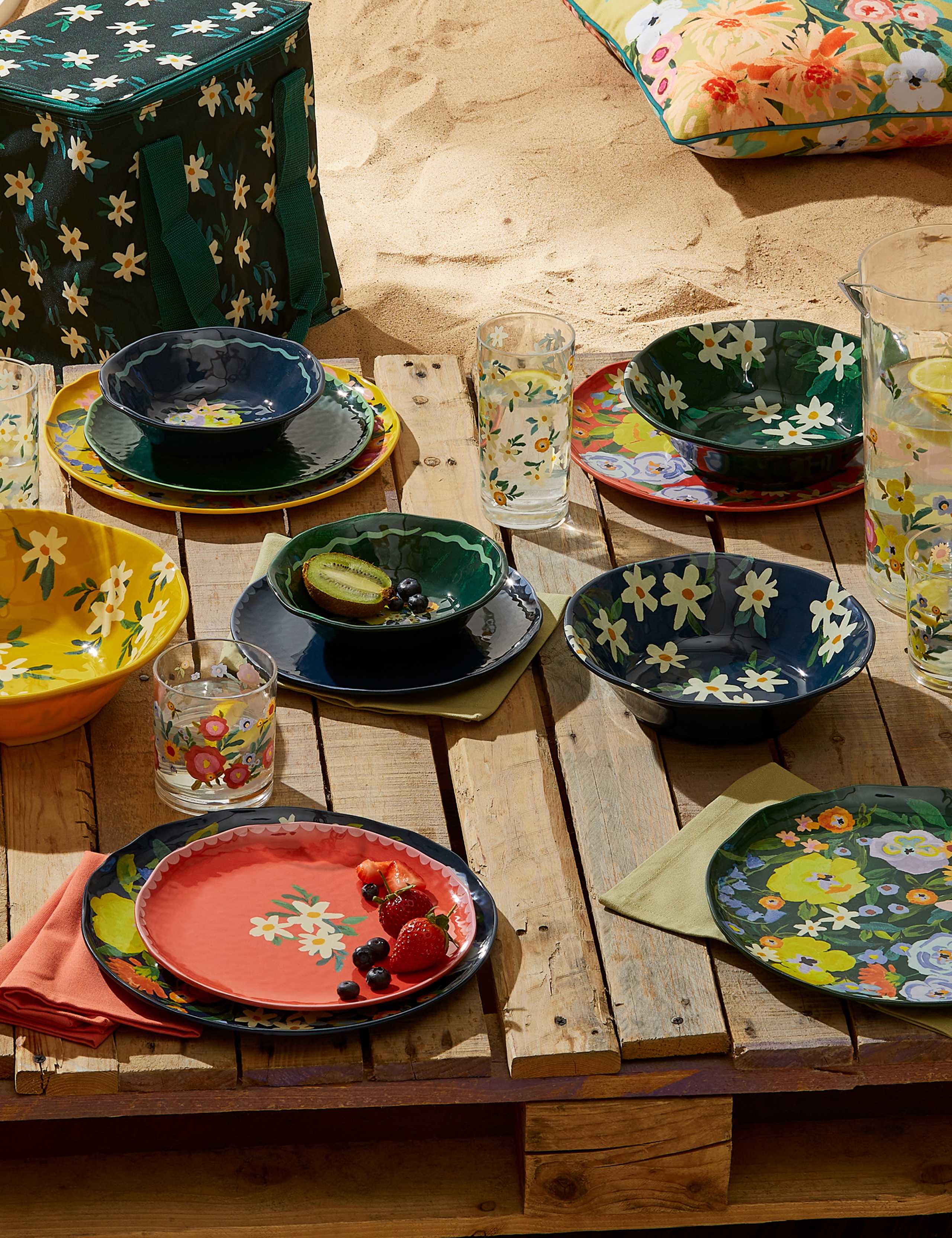 Expressive Floral Picnic Salad Bowl 4 of 4