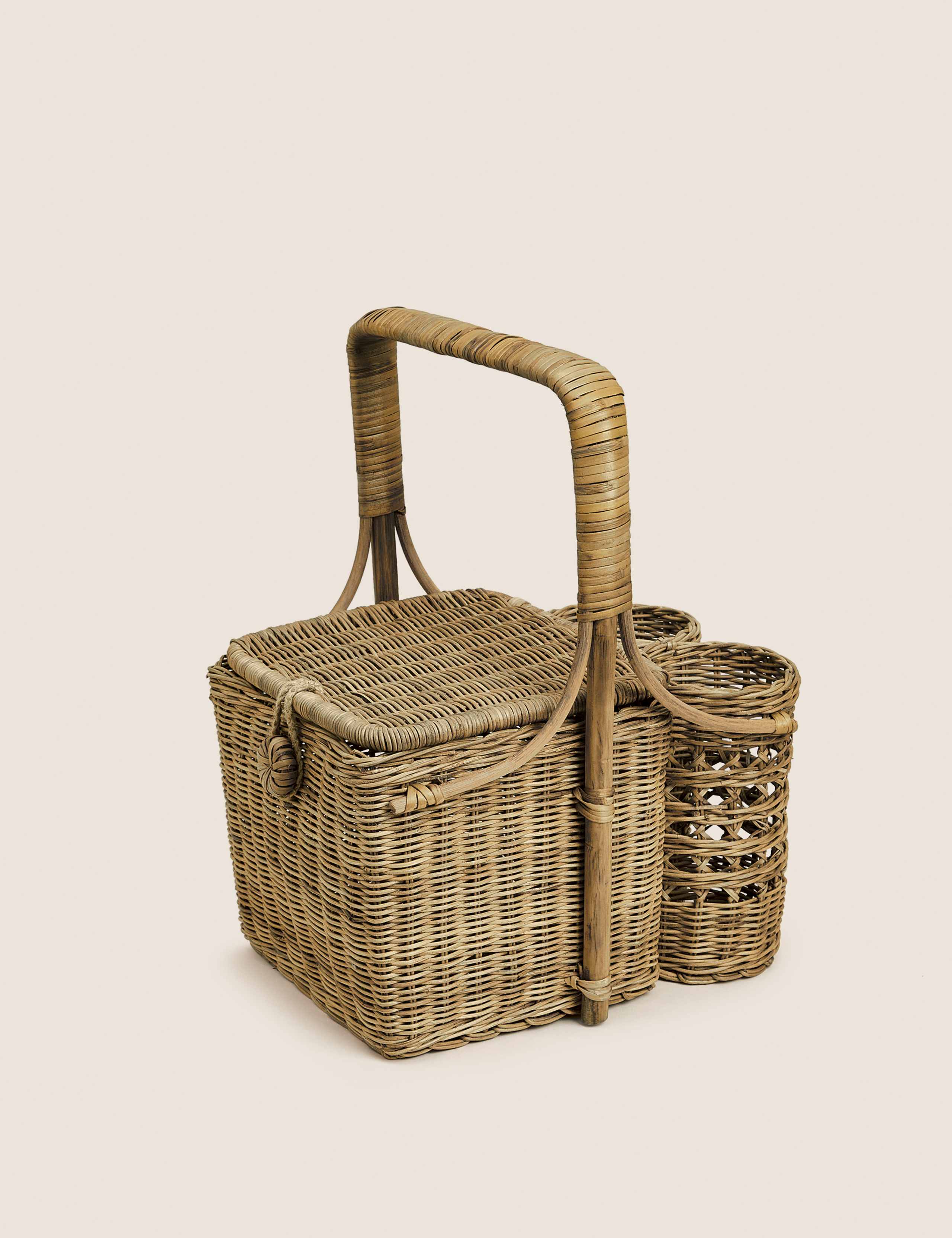 Rattan Picnic Hamper 1 of 7
