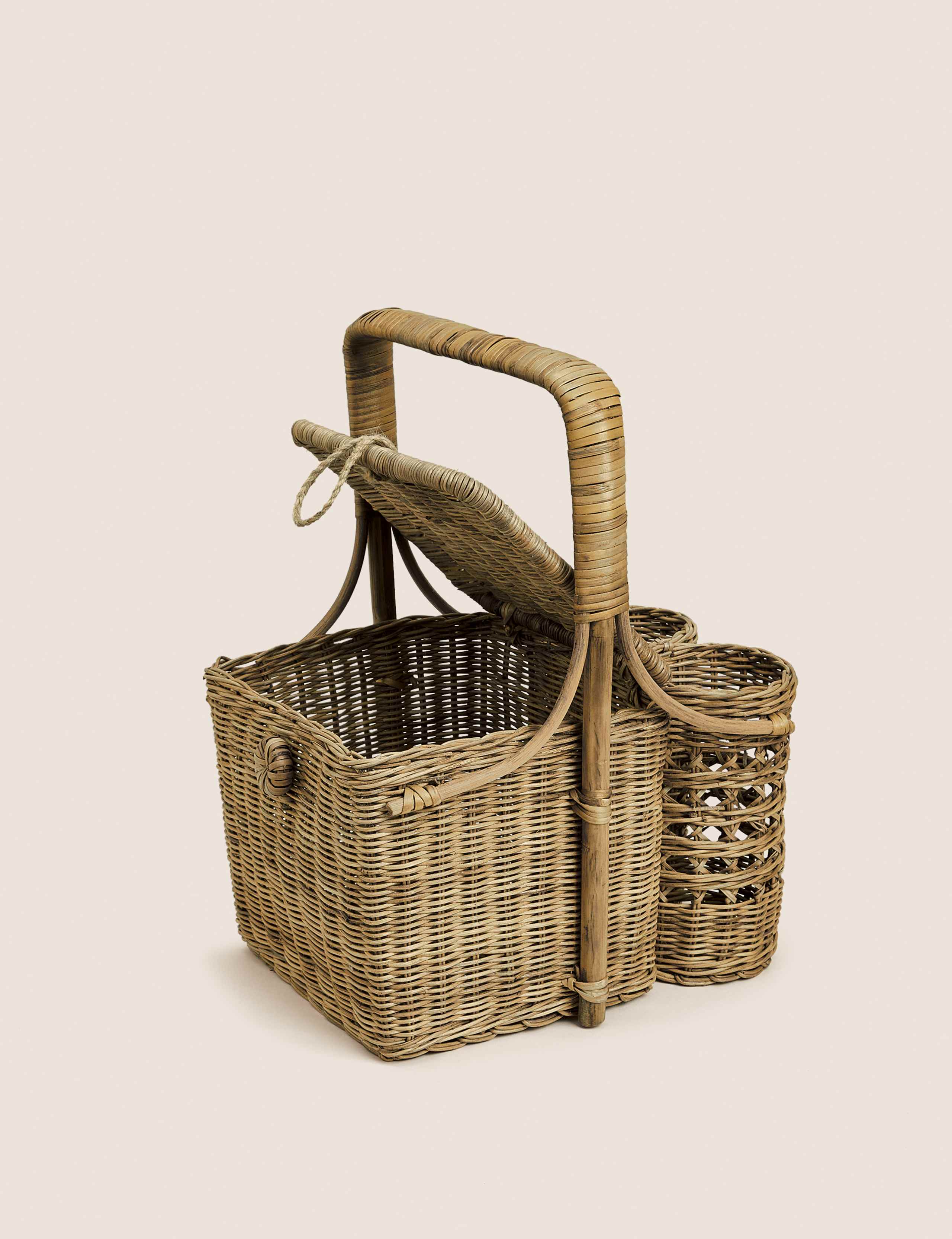 Rattan Picnic Hamper 2 of 7