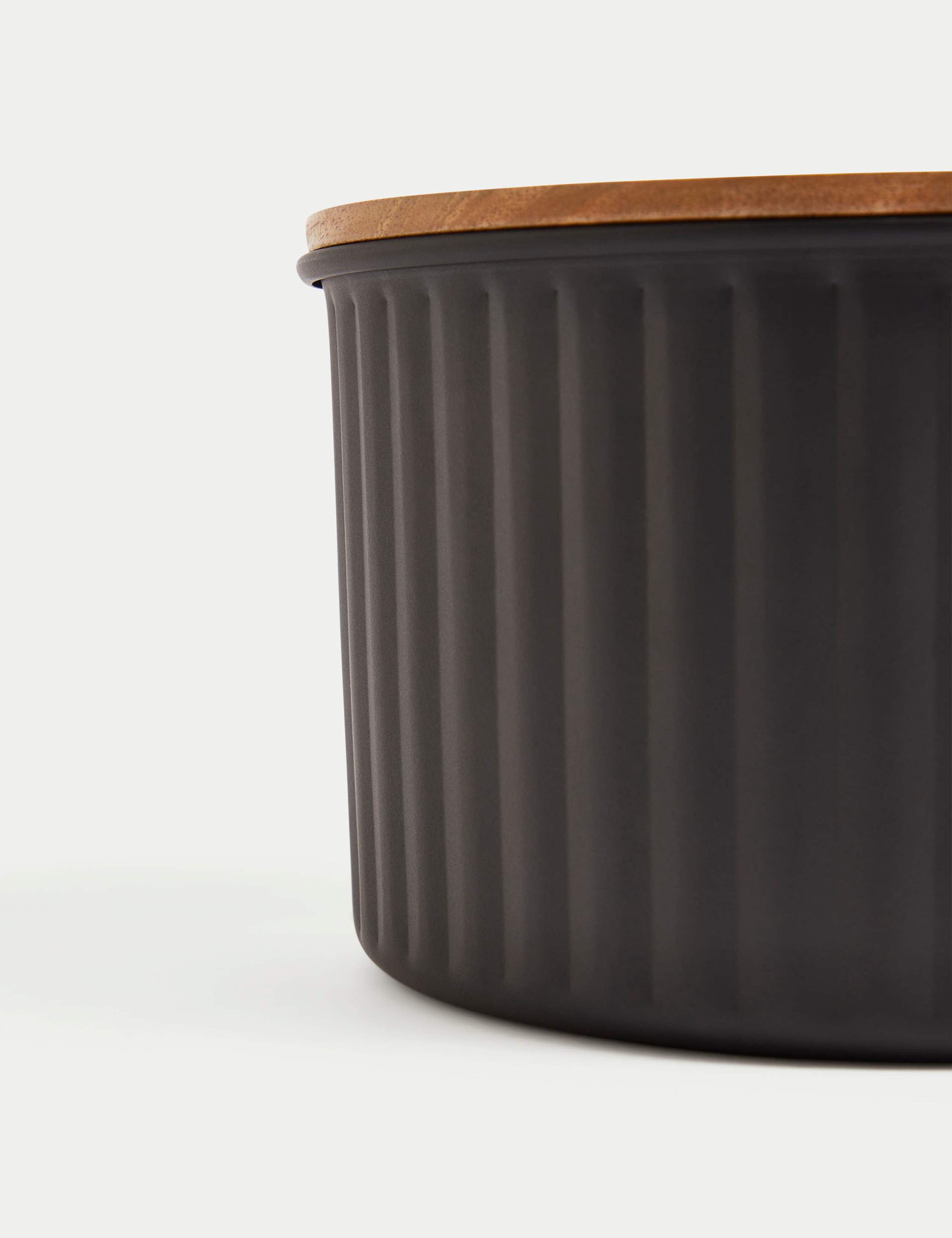 Set of 3 Ribbed Stacking Cake Tins 5 of 6