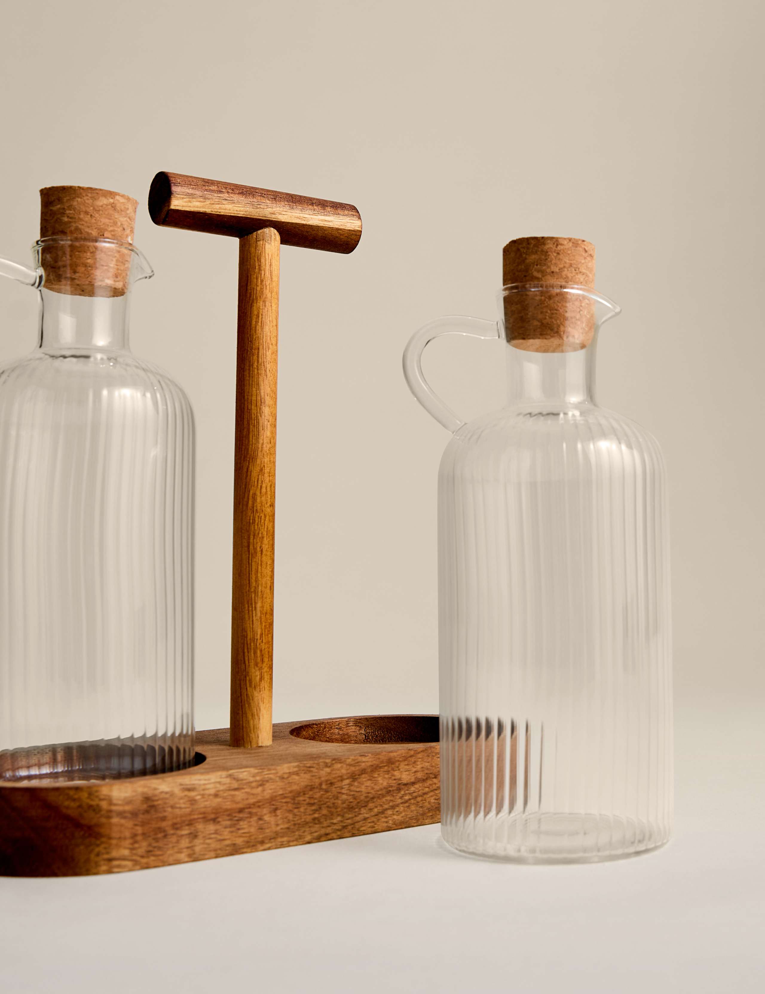 Set of 2 Glass Oil Pourers with Caddy 3 of 4