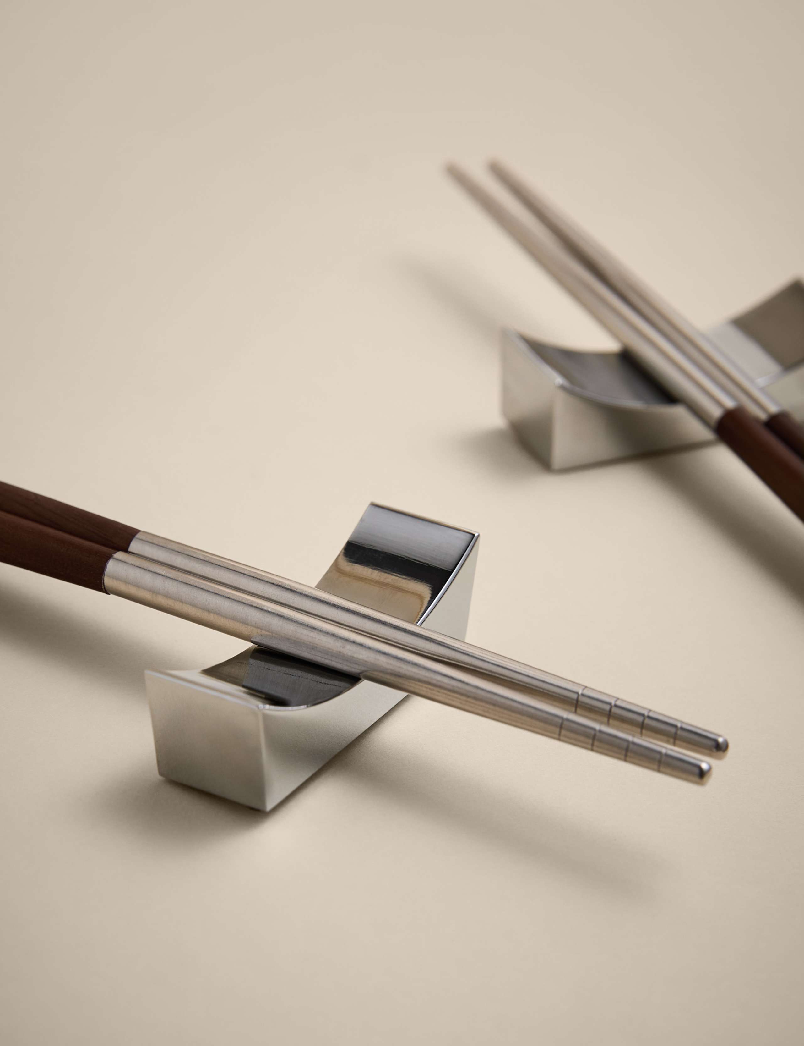 Set of 2 Chopsticks with Rest 3 of 4