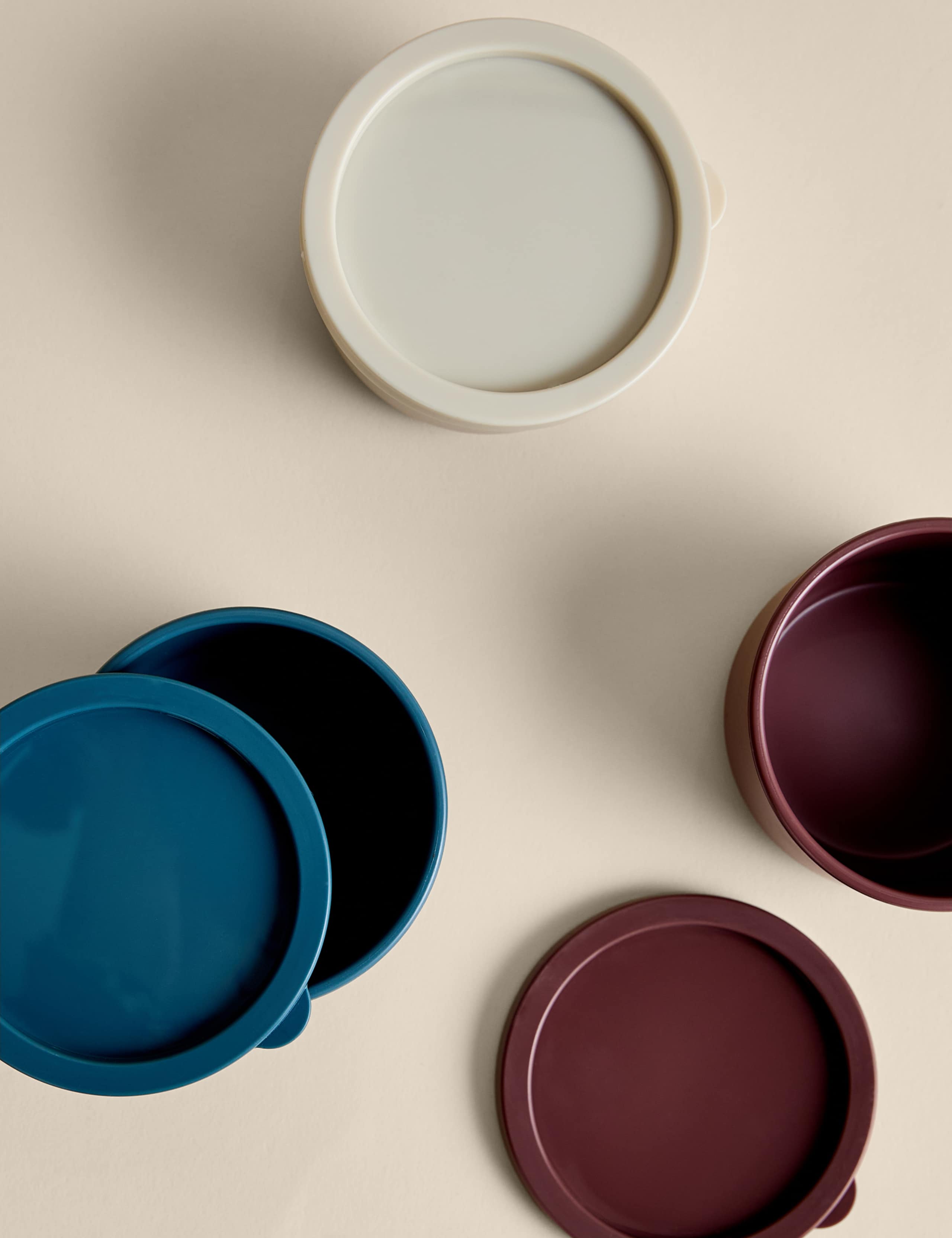 Set of 3 Round Plastic Sauce Pots 3 of 3