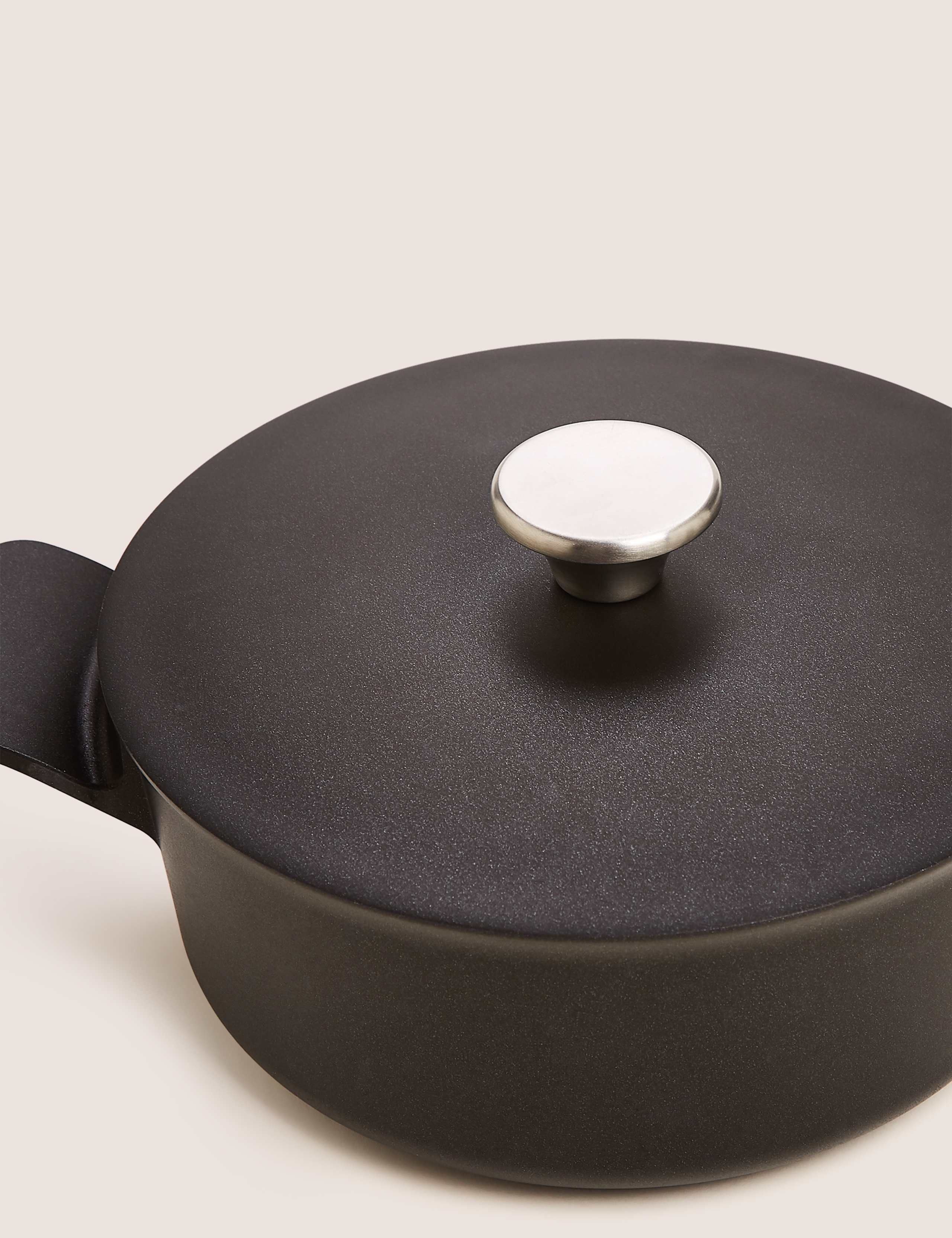 Cast Aluminium 3L Casserole Dish 3 of 5