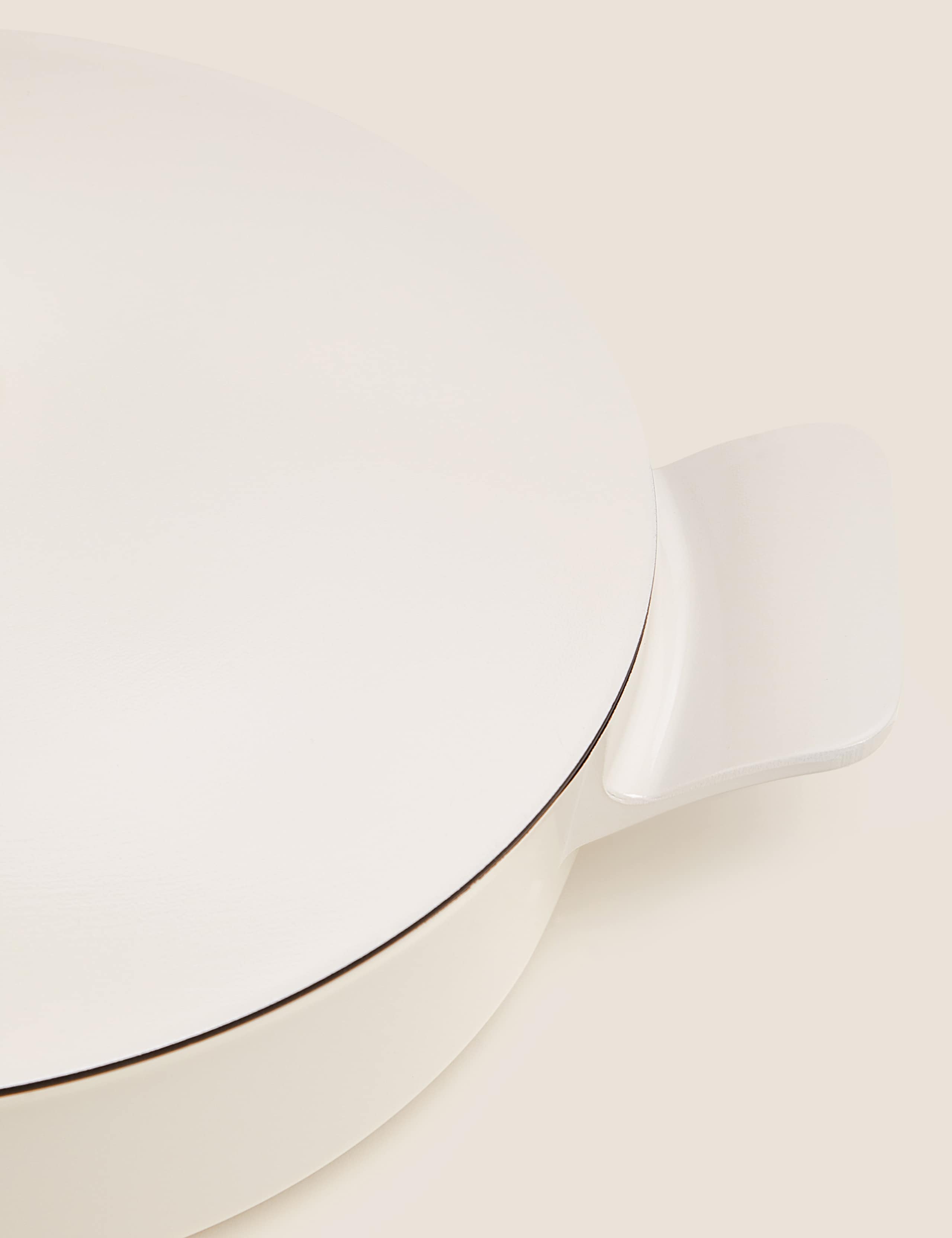 Cast Aluminium 4.5L Casserole Dish 4 of 5