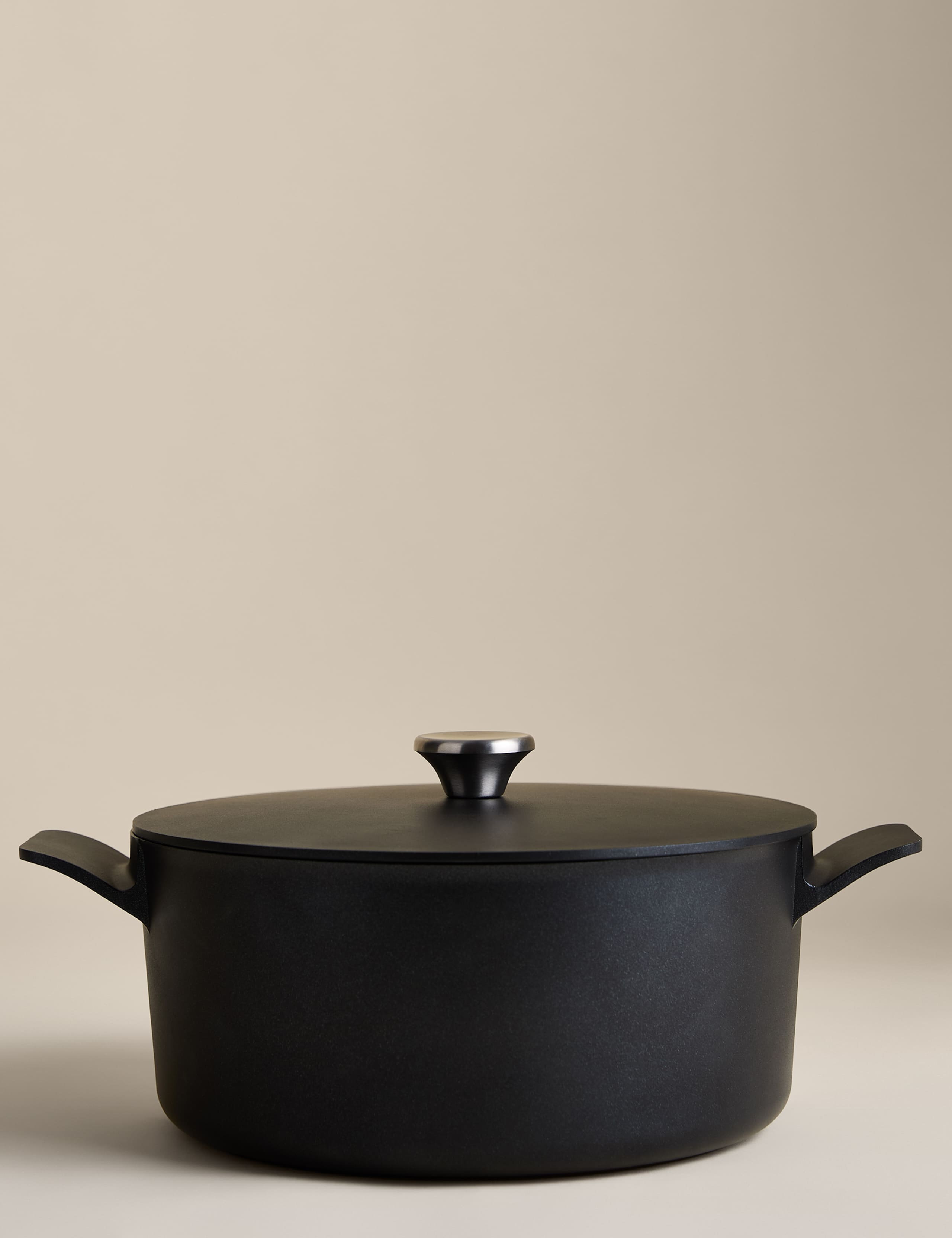 Cast Aluminium 7L Casserole Dish 2 of 4