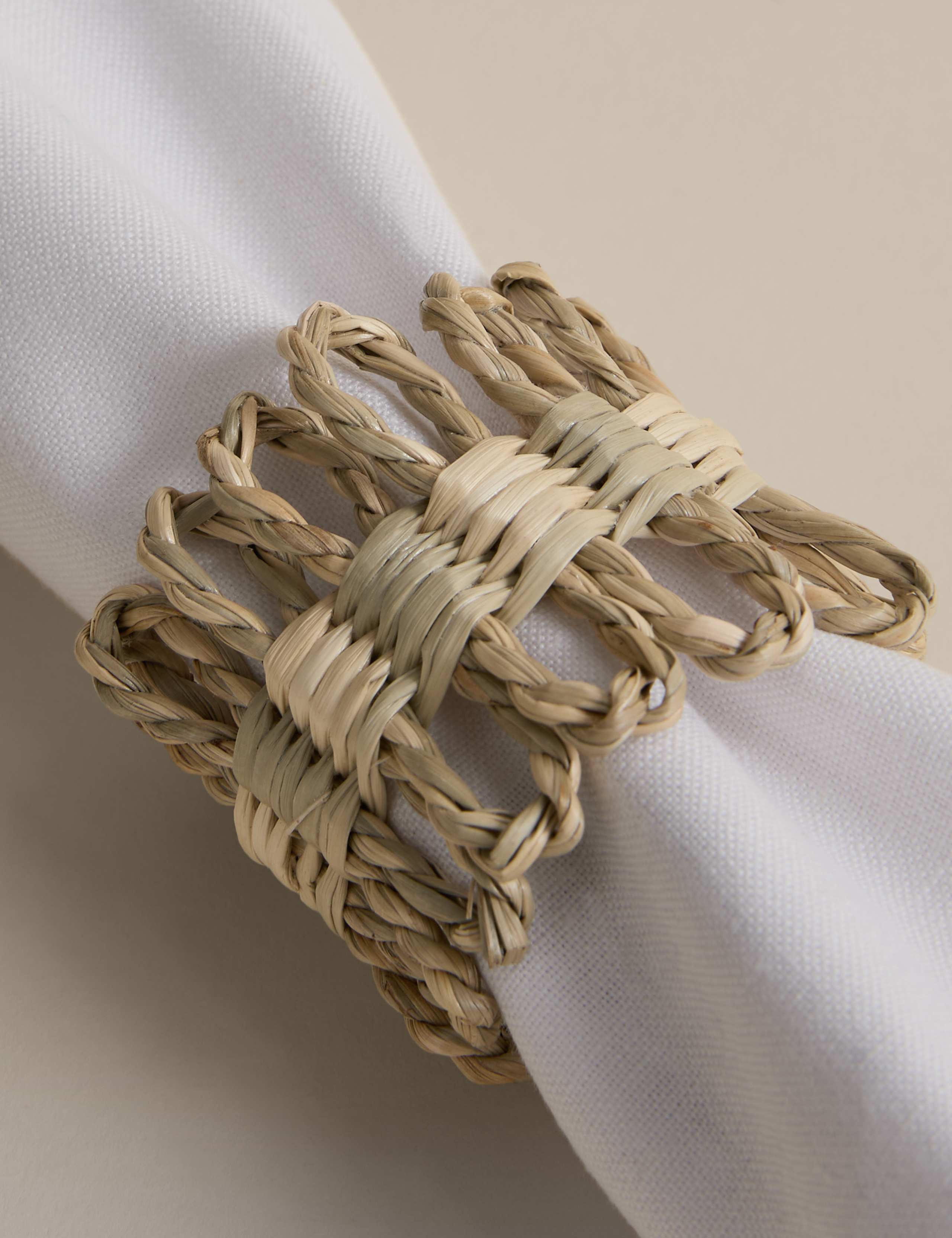 4 Pack Rattan Flower Napkin Rings 2 of 3
