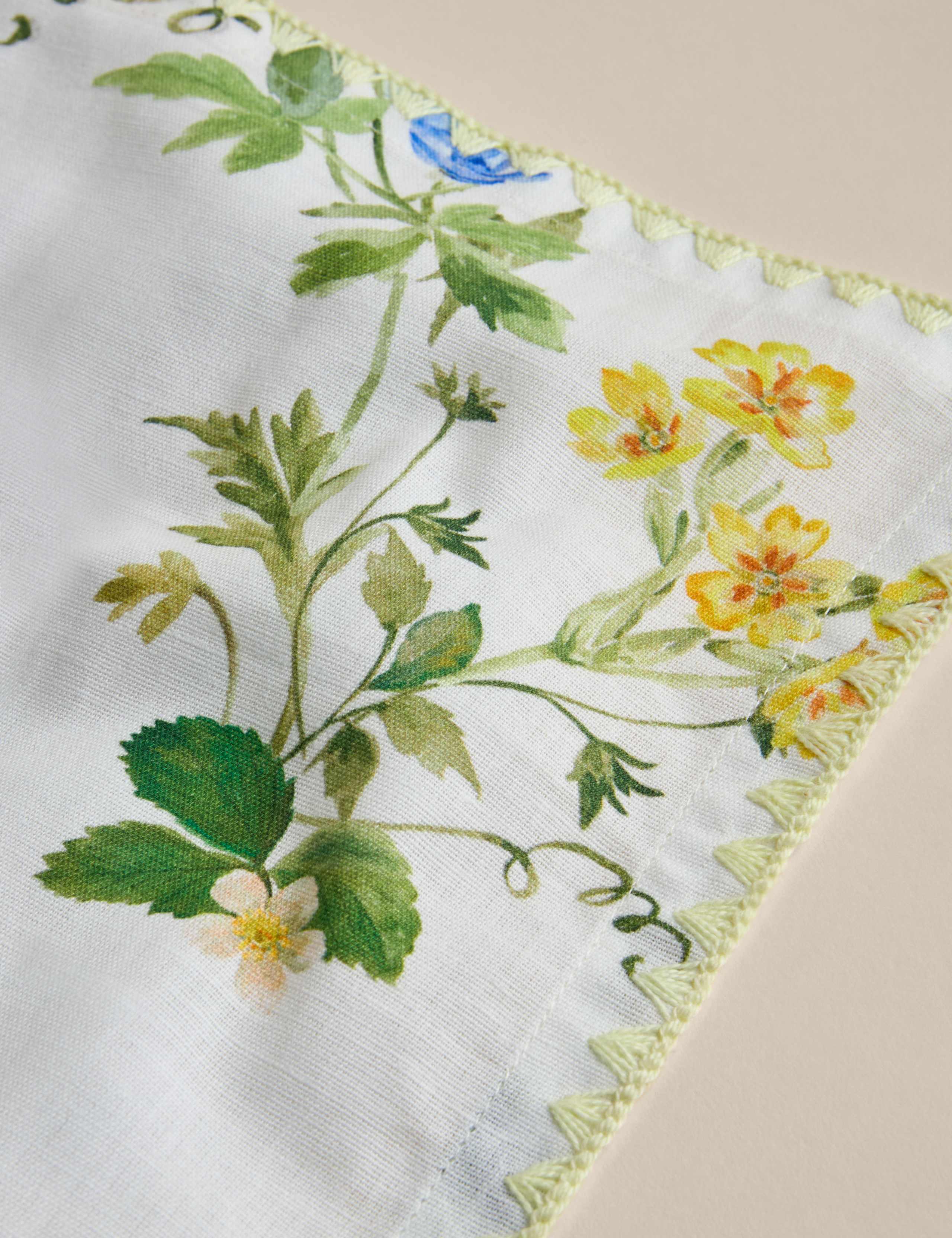 Set of 4 Cotton with Linen Floral Napkins 2 of 4