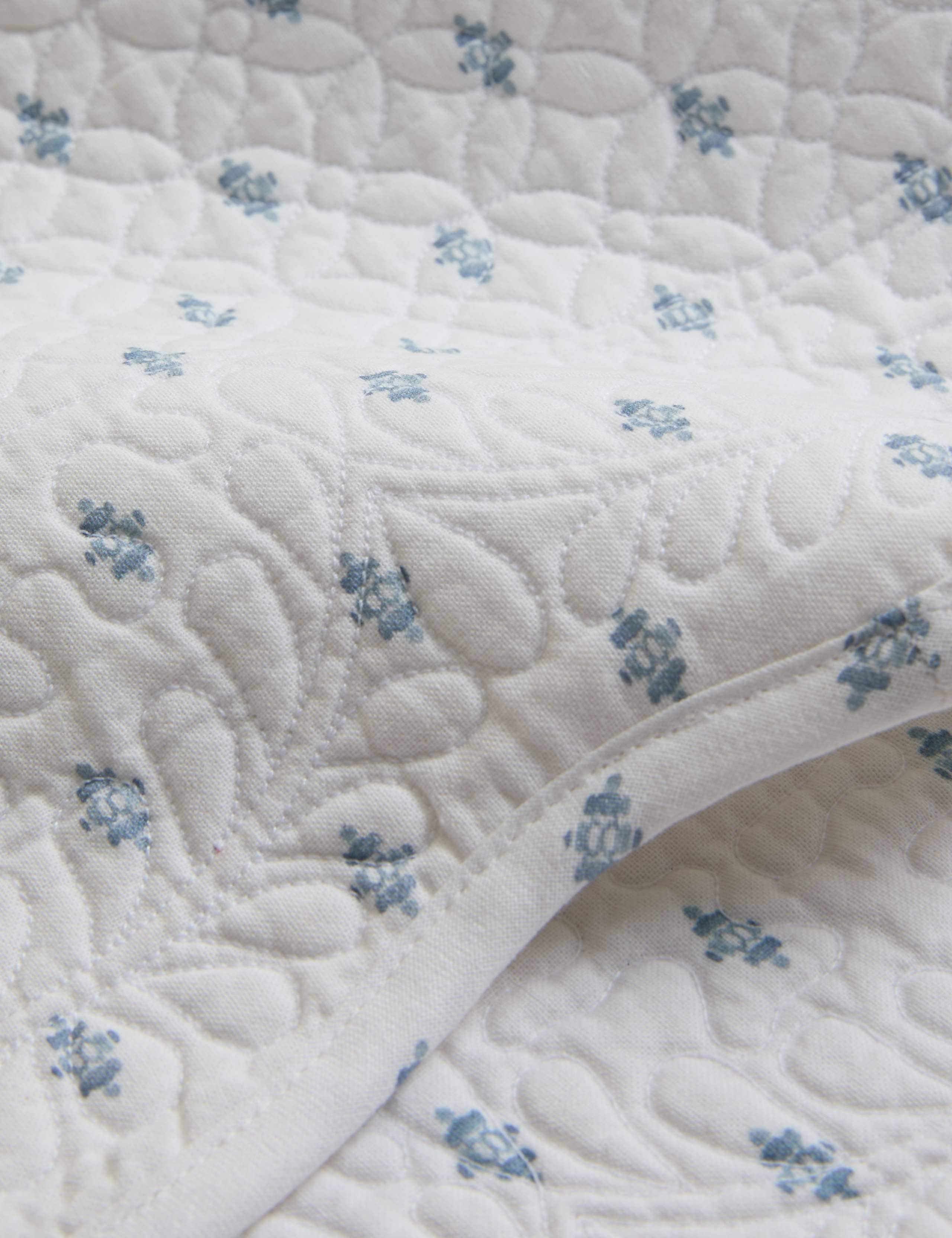 Set of 2 Pure Cotton Quilted Coastal Placemats 3 of 4