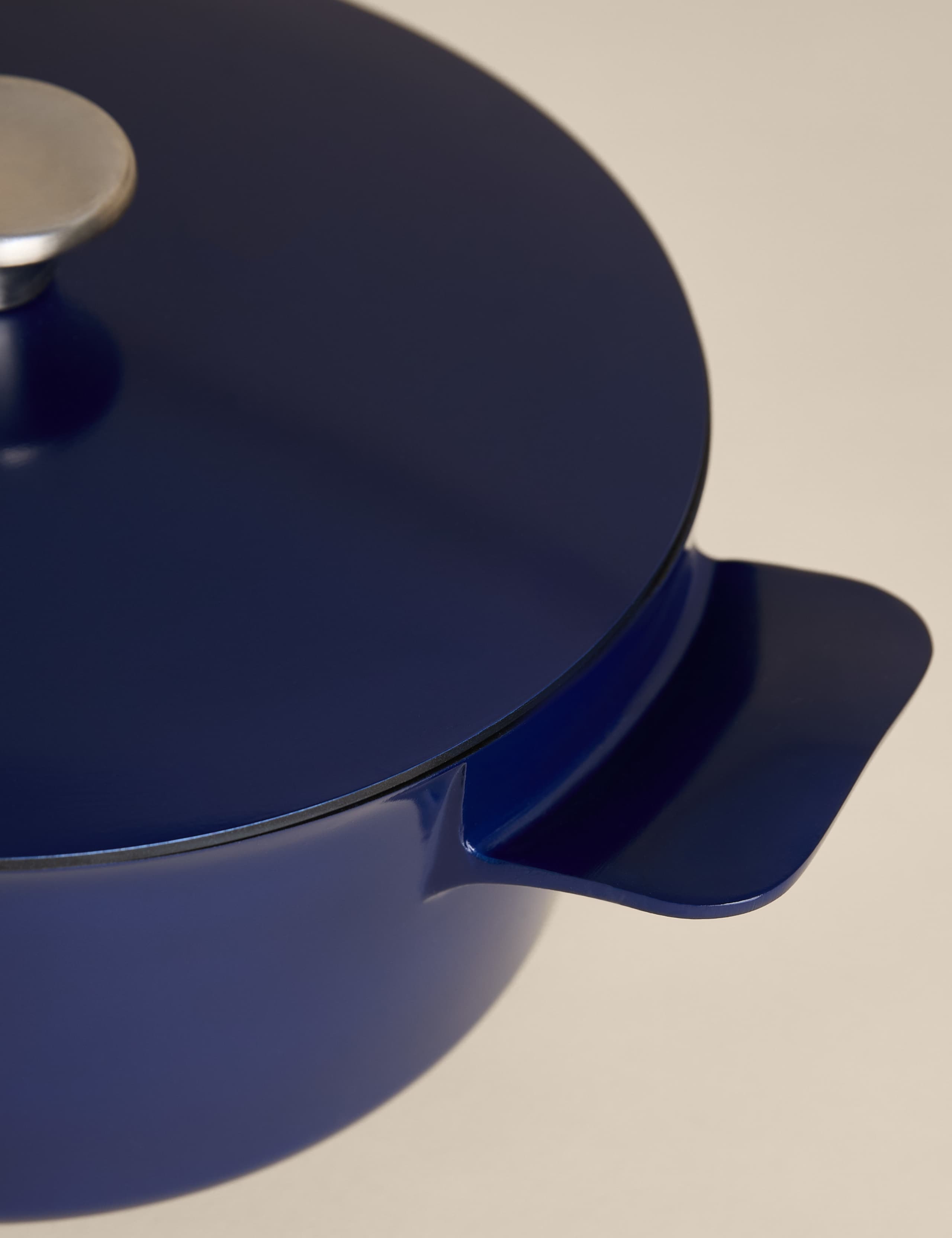Cast Aluminium 5L Casserole Dish 2 of 4