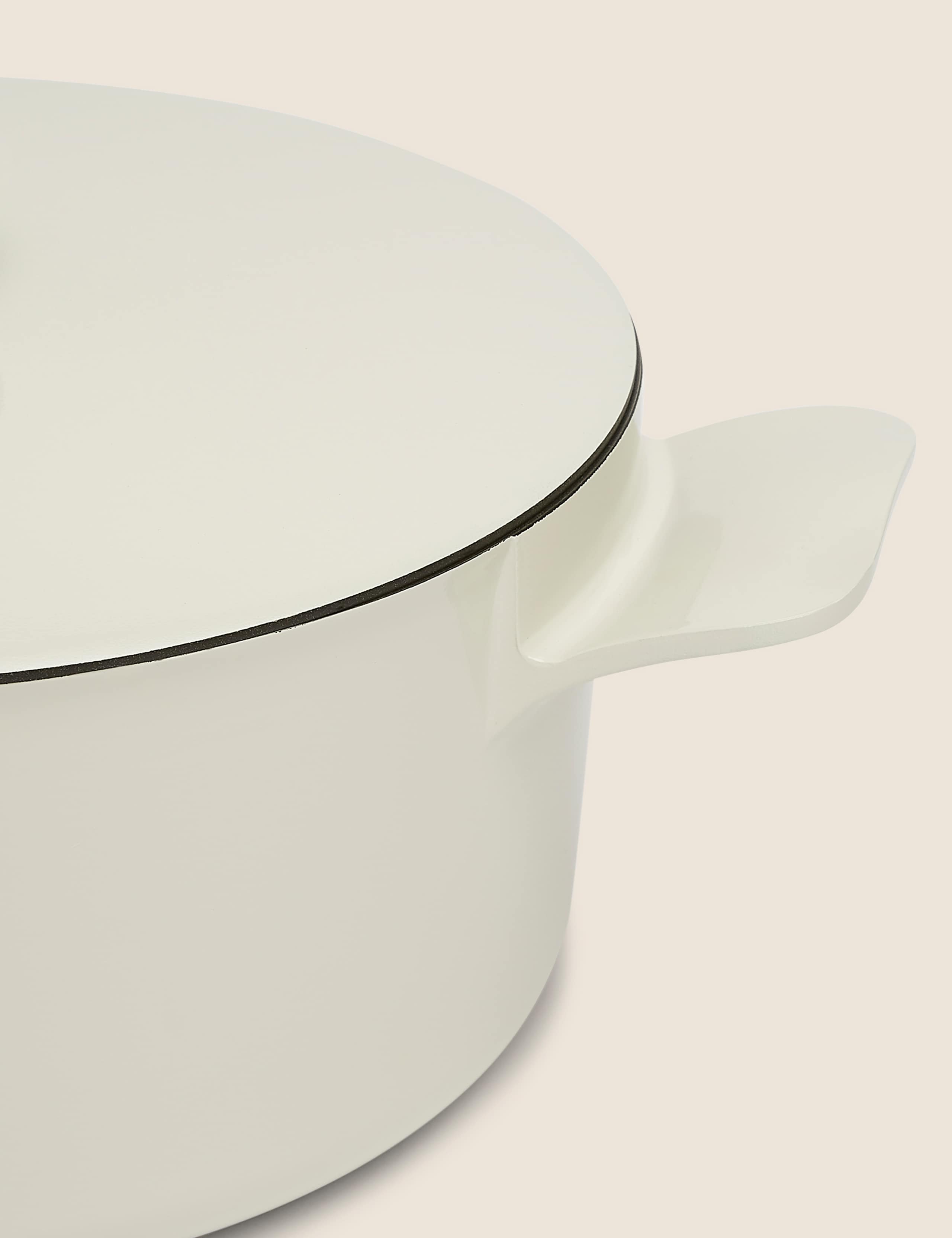 Cast Aluminium 5L Casserole Dish 4 of 6