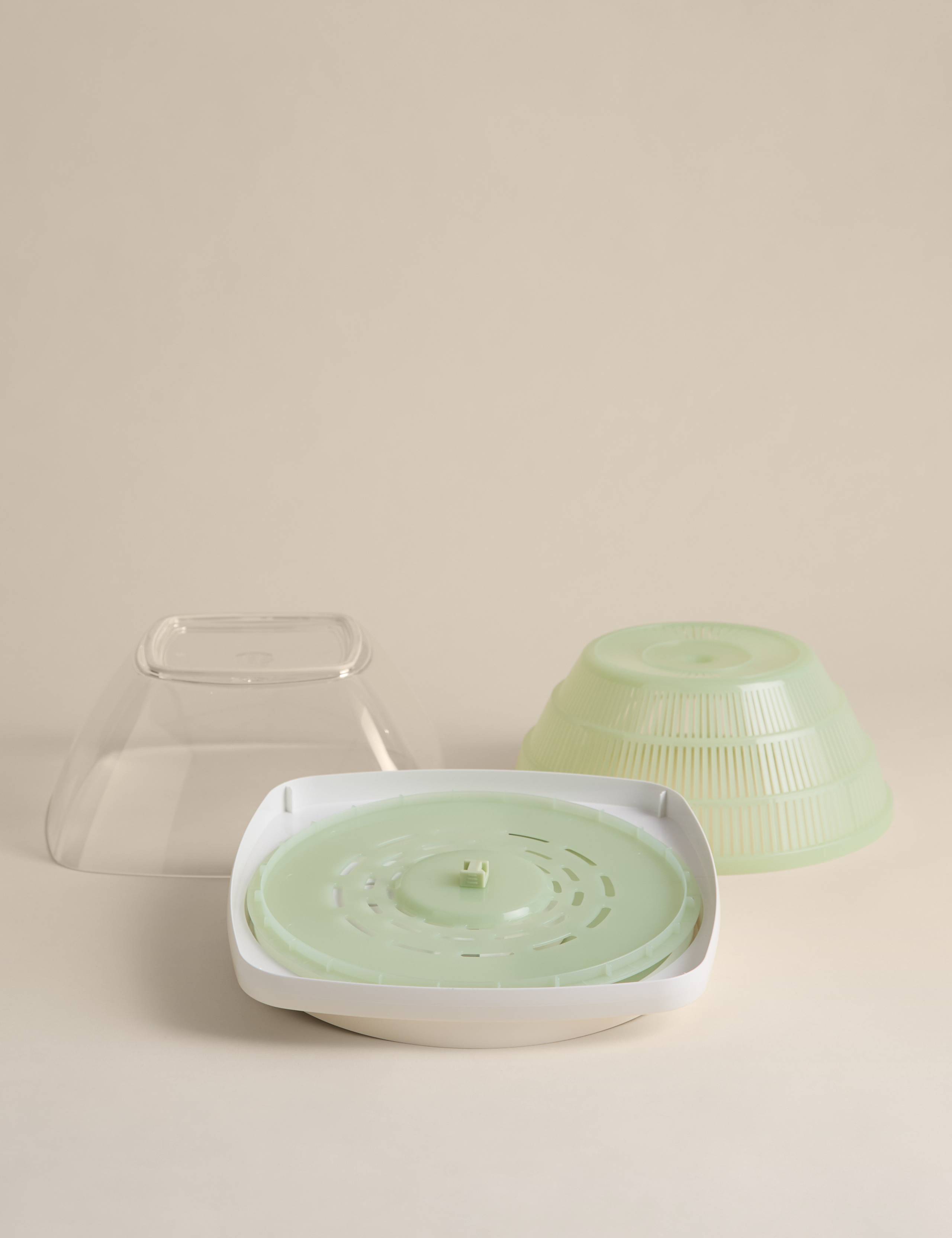 Salad Spinner 2 of 3