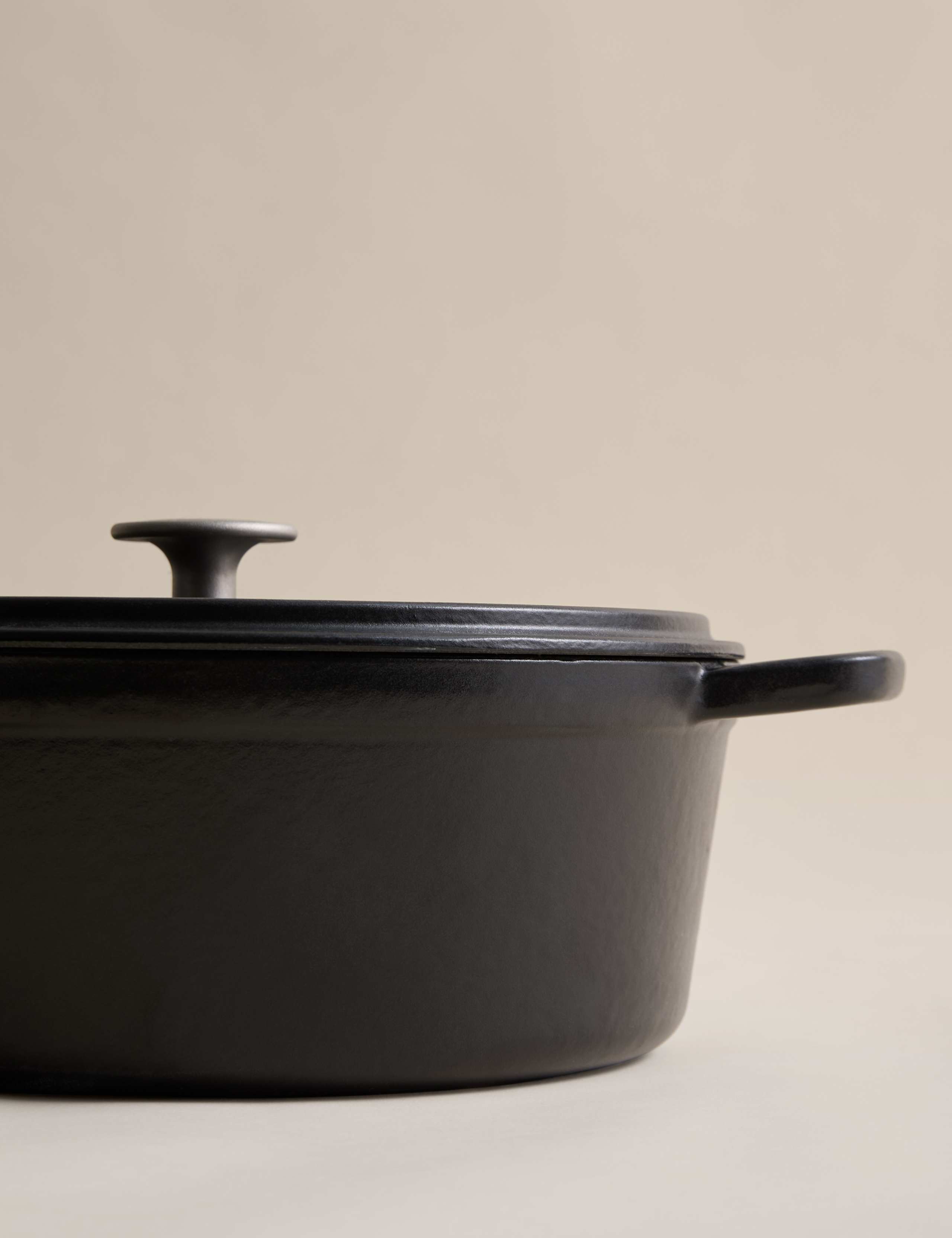 Cast Iron Shallow Casserole Dish 4 of 7