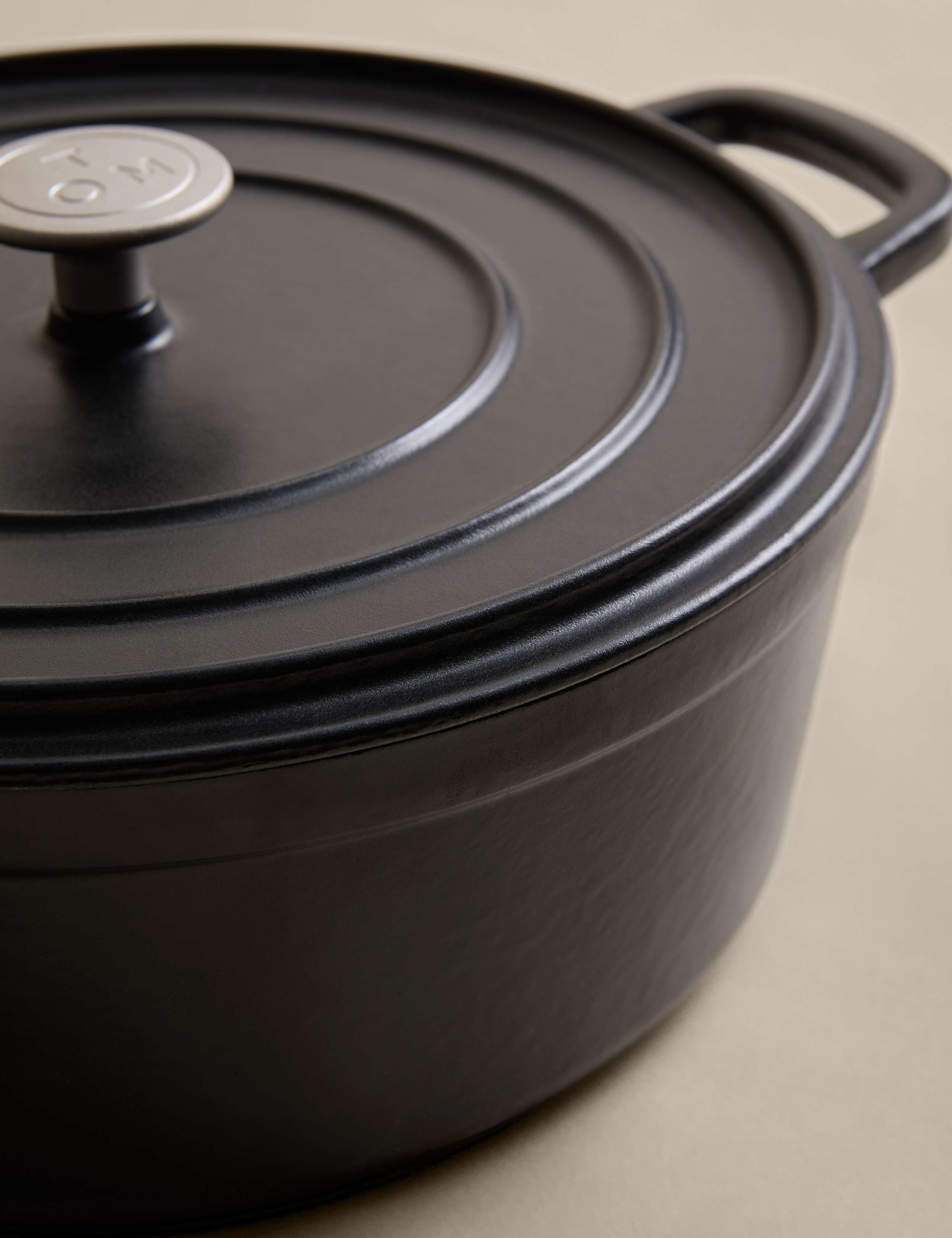 Cast Iron Shallow Casserole Dish 1 of 7