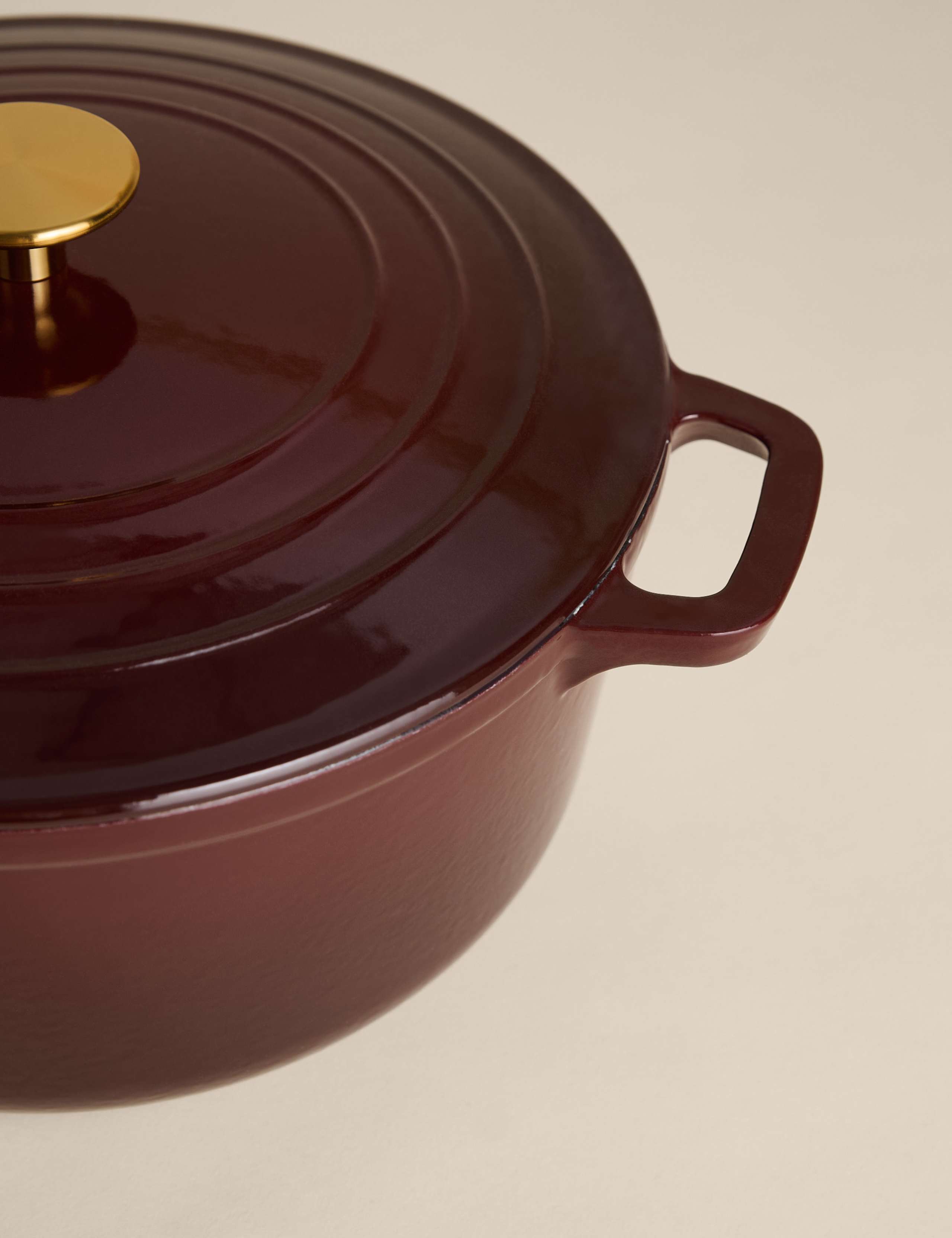 Cast Iron 5L Casserole Dish 2 of 3
