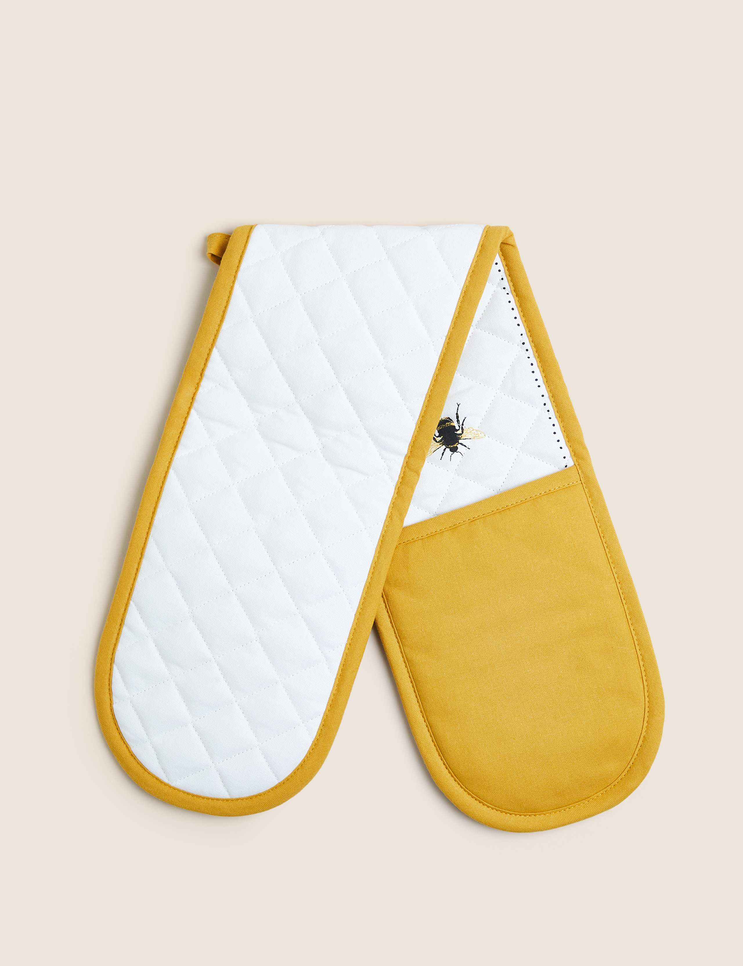 Bee Double Oven Glove 2 of 3
