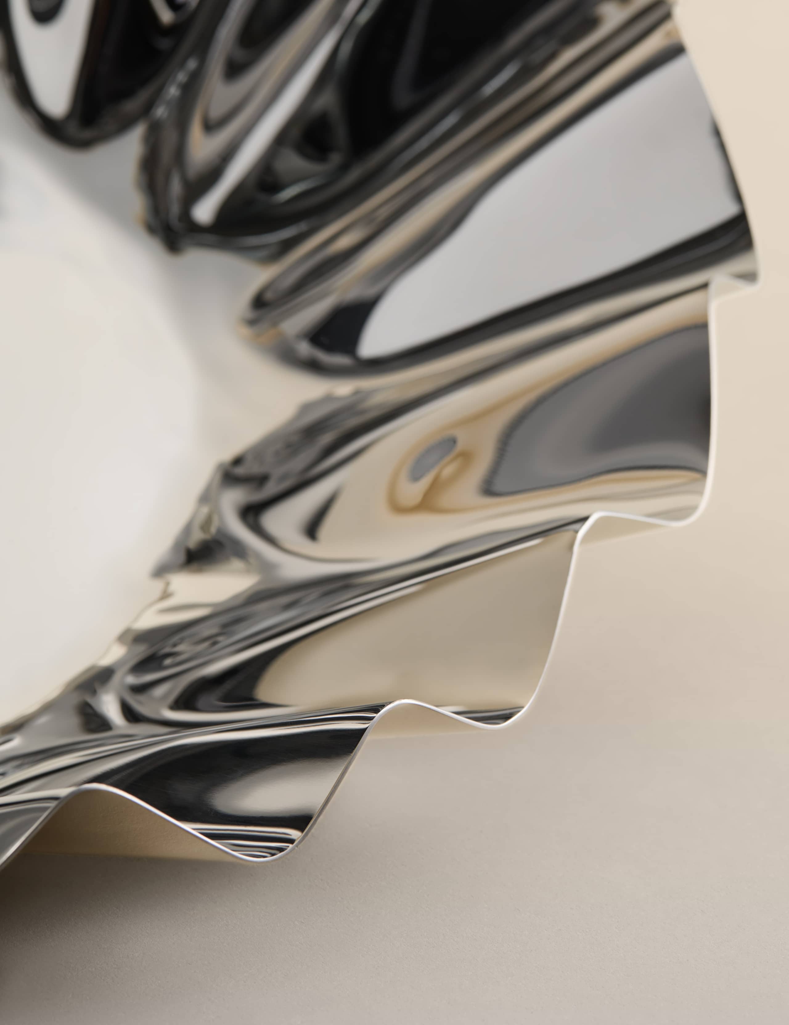 Scallop Metal Serving Bowl 4 of 5