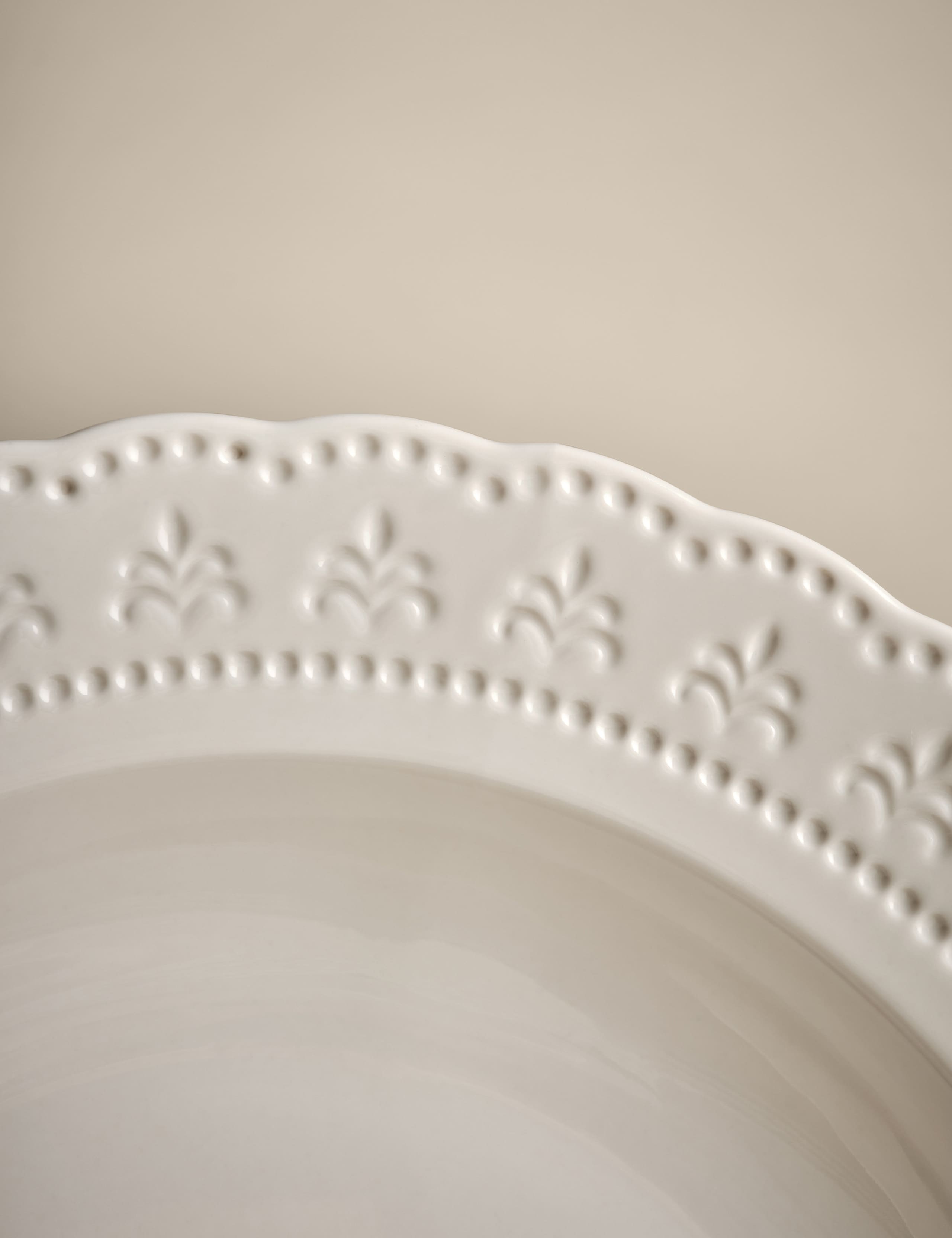 16 Piece Vintage Dinner Set 4 of 6