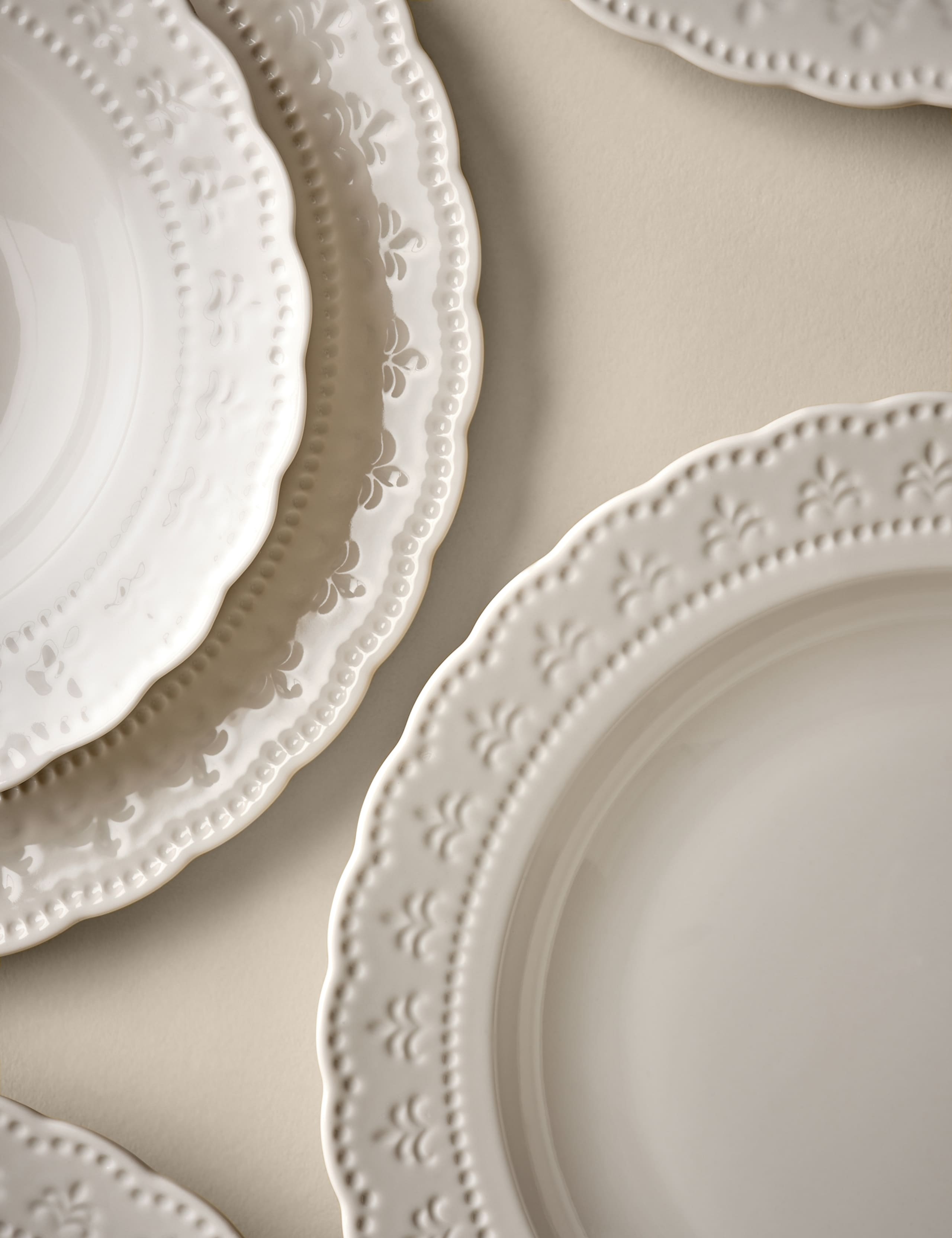 16 Piece Vintage Dinner Set 5 of 6