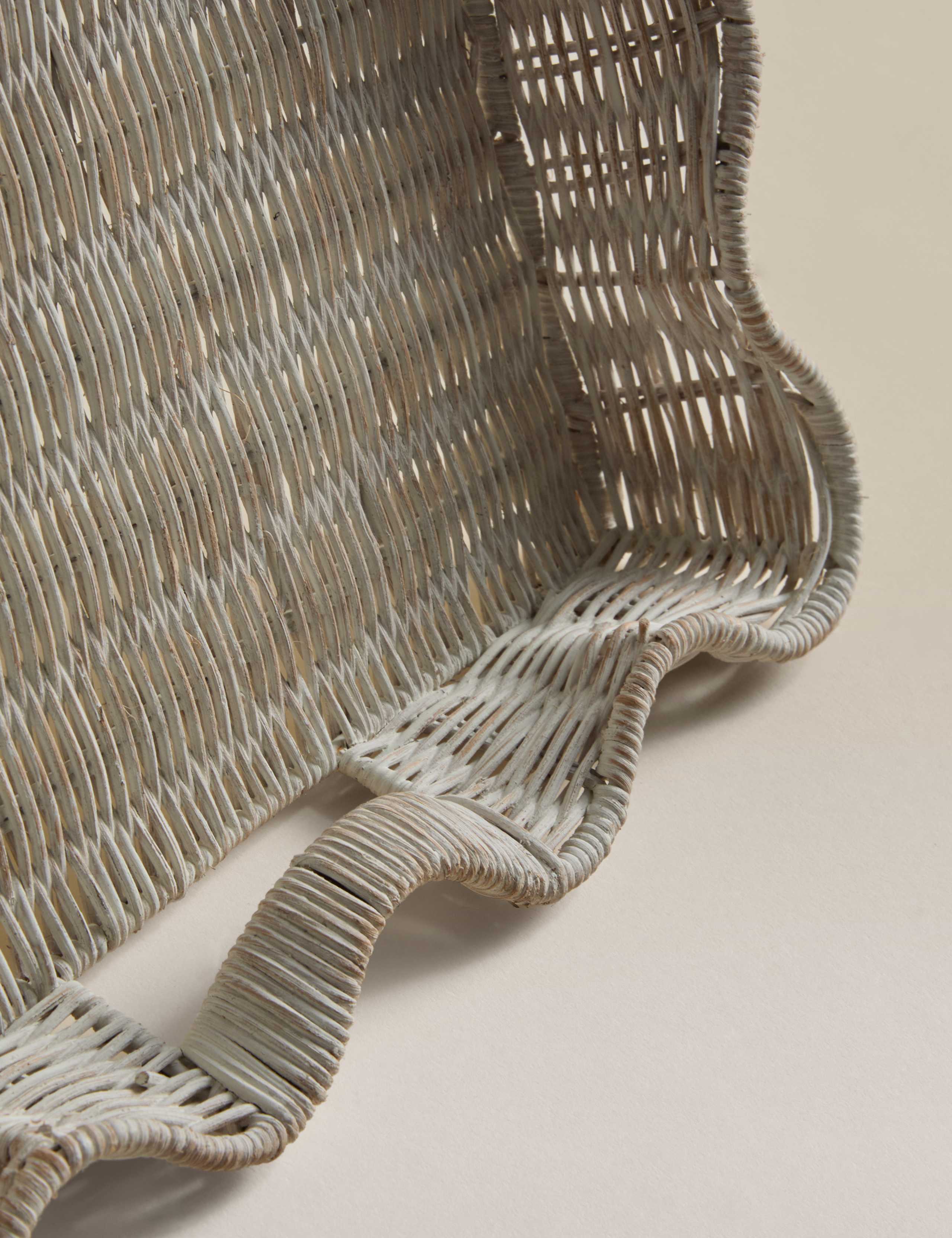 Rattan Scallop Tray 3 of 5