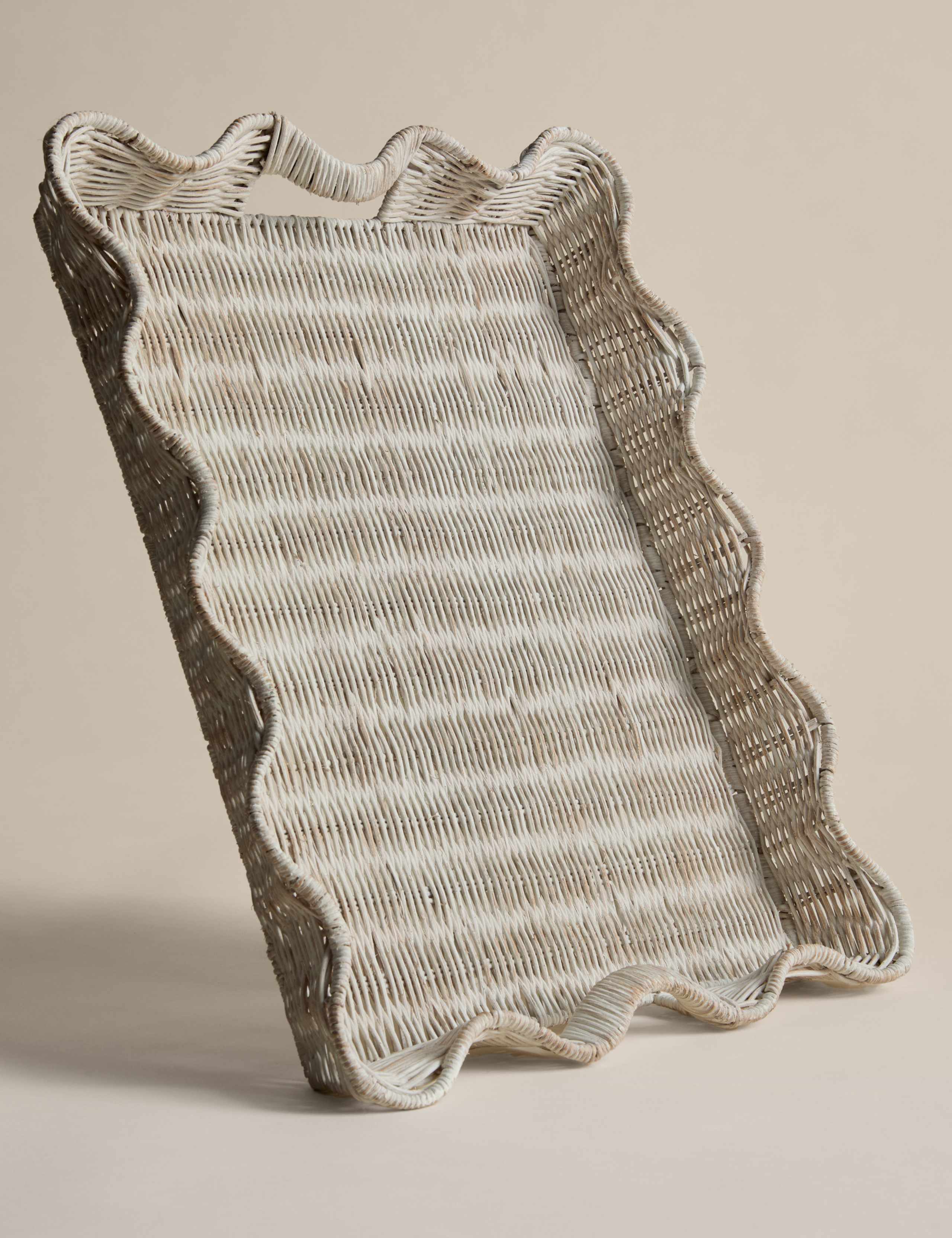 Rattan Scallop Tray 1 of 5