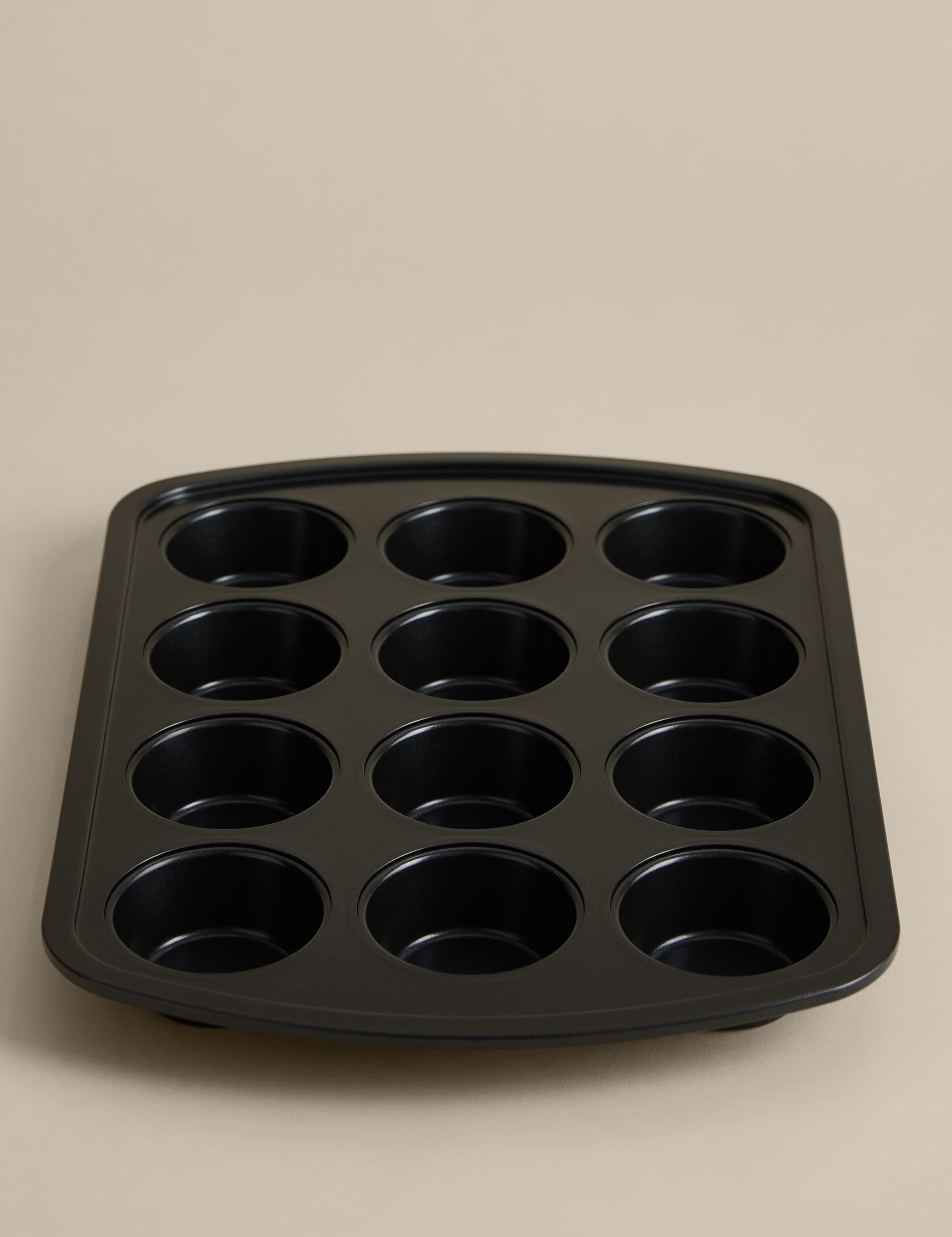 Carbon Steel 12 Cup Non-Stick Muffin Tray 1 of 3