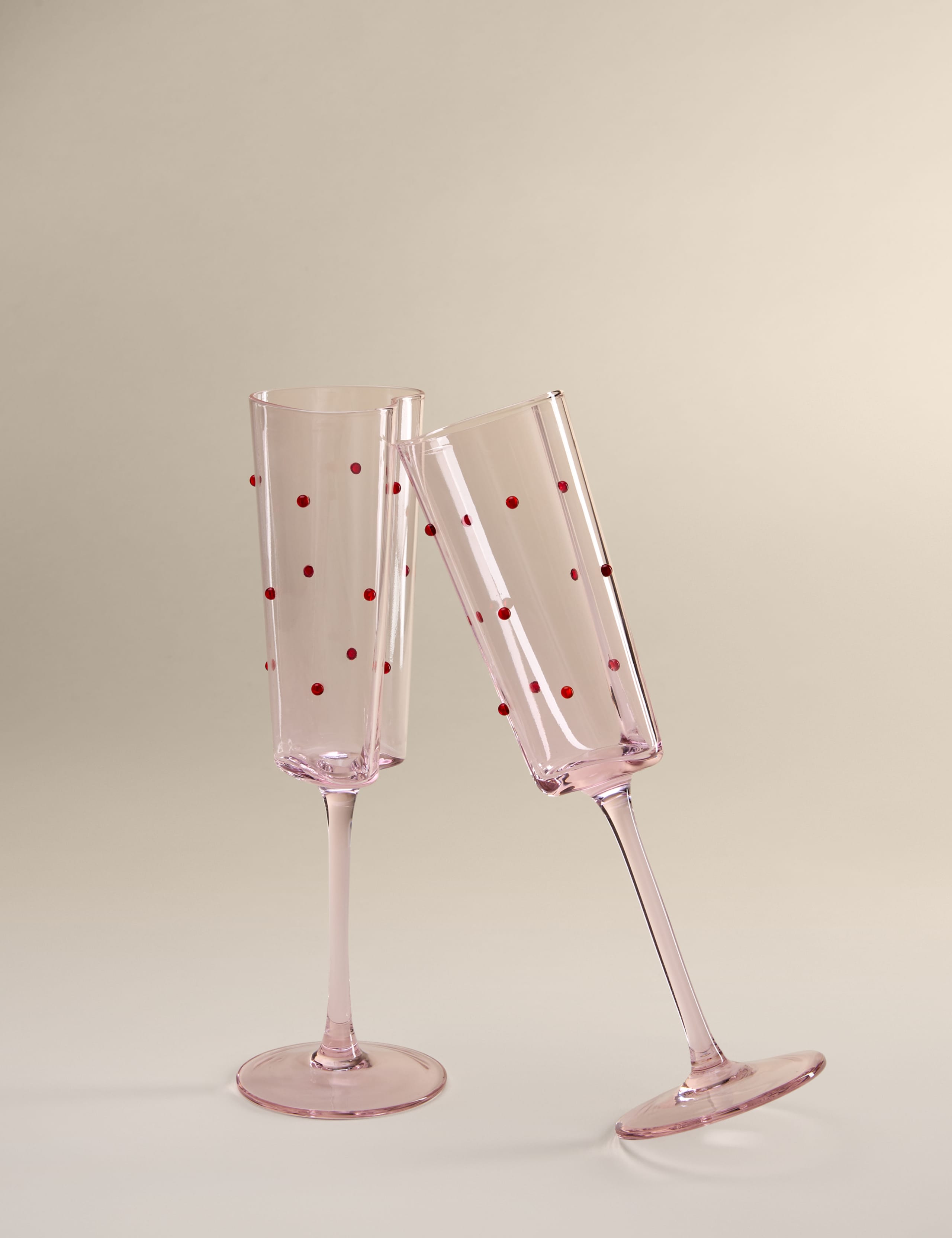 Set of 2 Heart Shaped Champagne Flutes 3 of 5