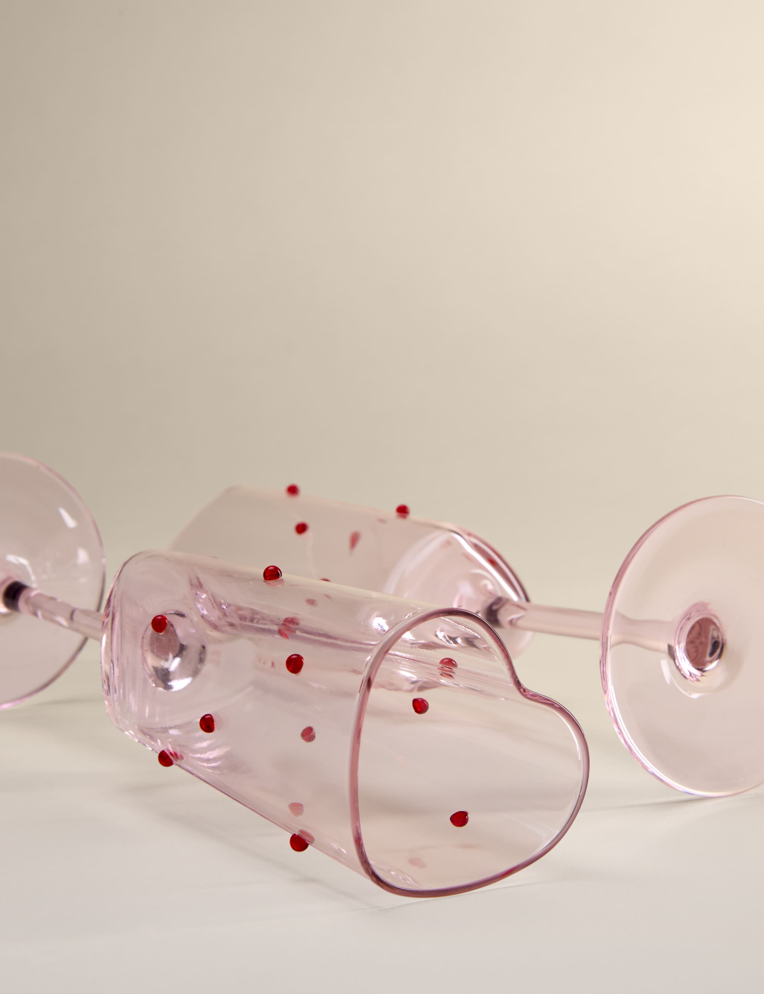 Set of 2 Heart Shaped Champagne Flutes 5 of 5