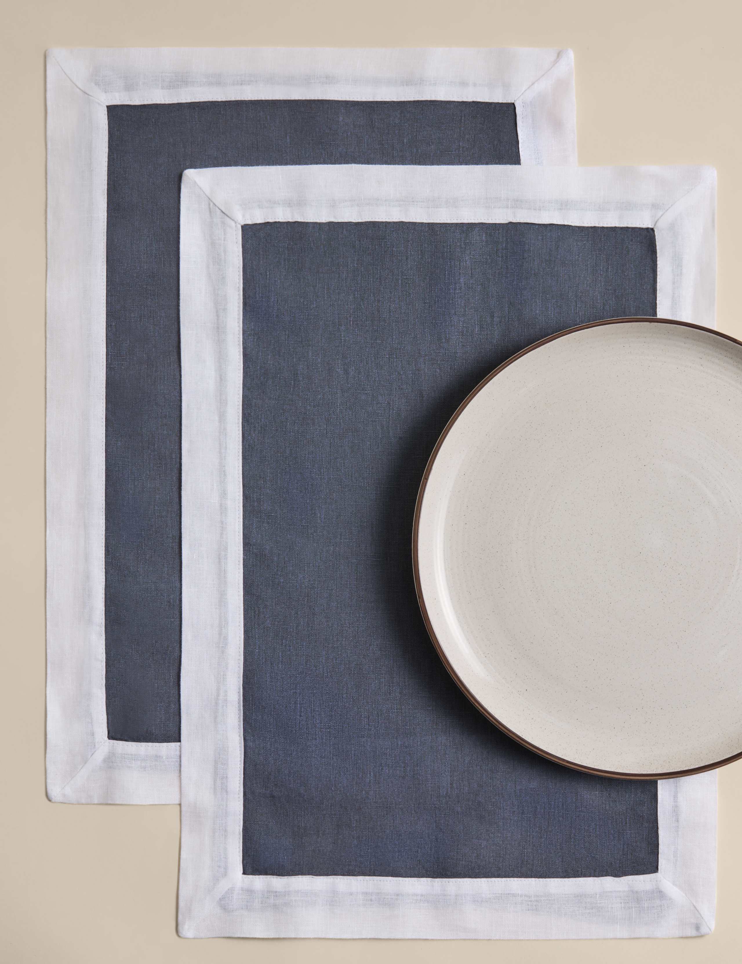 Set of 2 Pure Linen Edge Placemats 1 of 4