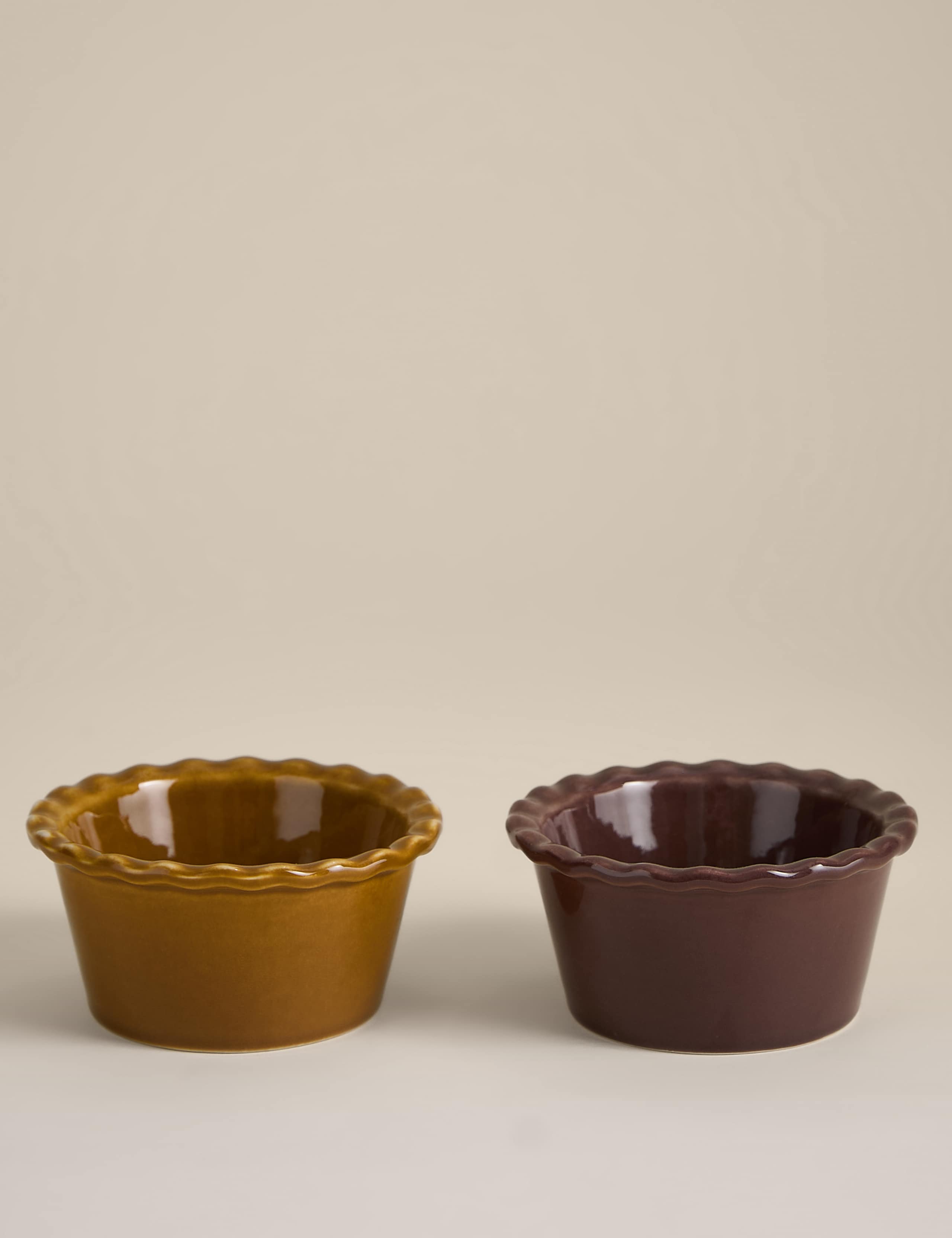 Set of 2 Individual Pie Dishes 1 of 5