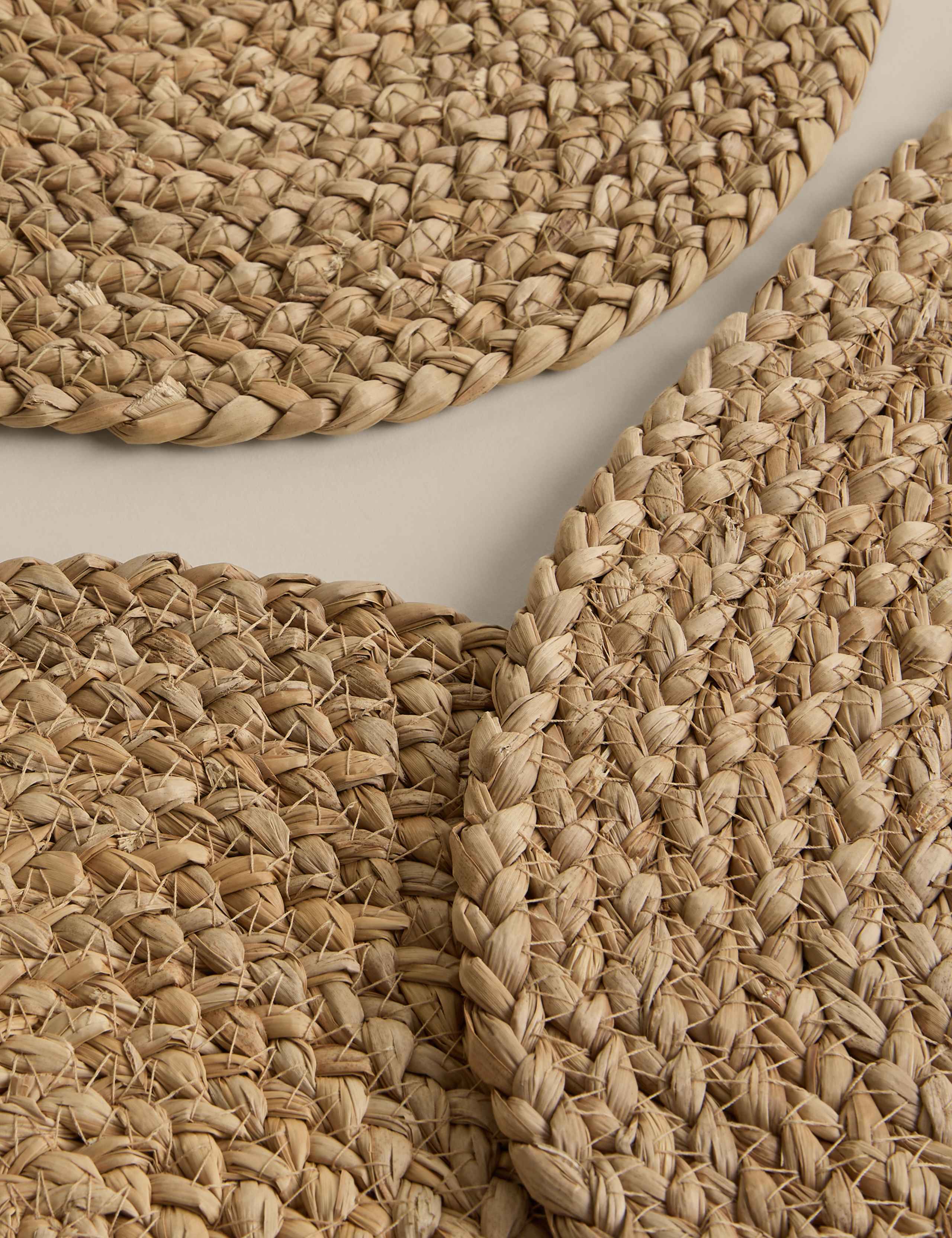 Set of 4 Seagrass Oval Placemats 4 of 5