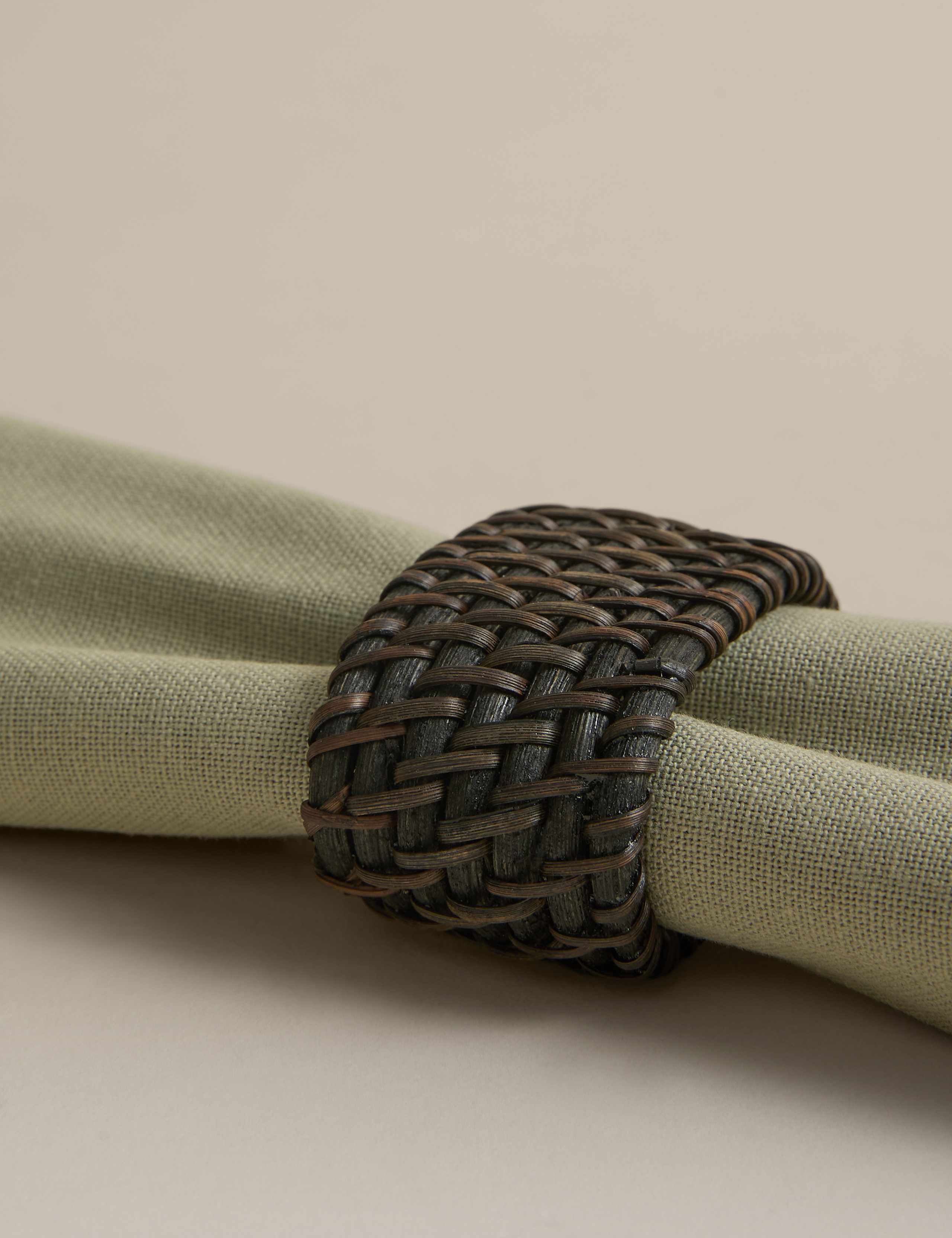 Set of 4 Rattan Oval Napkin Rings 2 of 4
