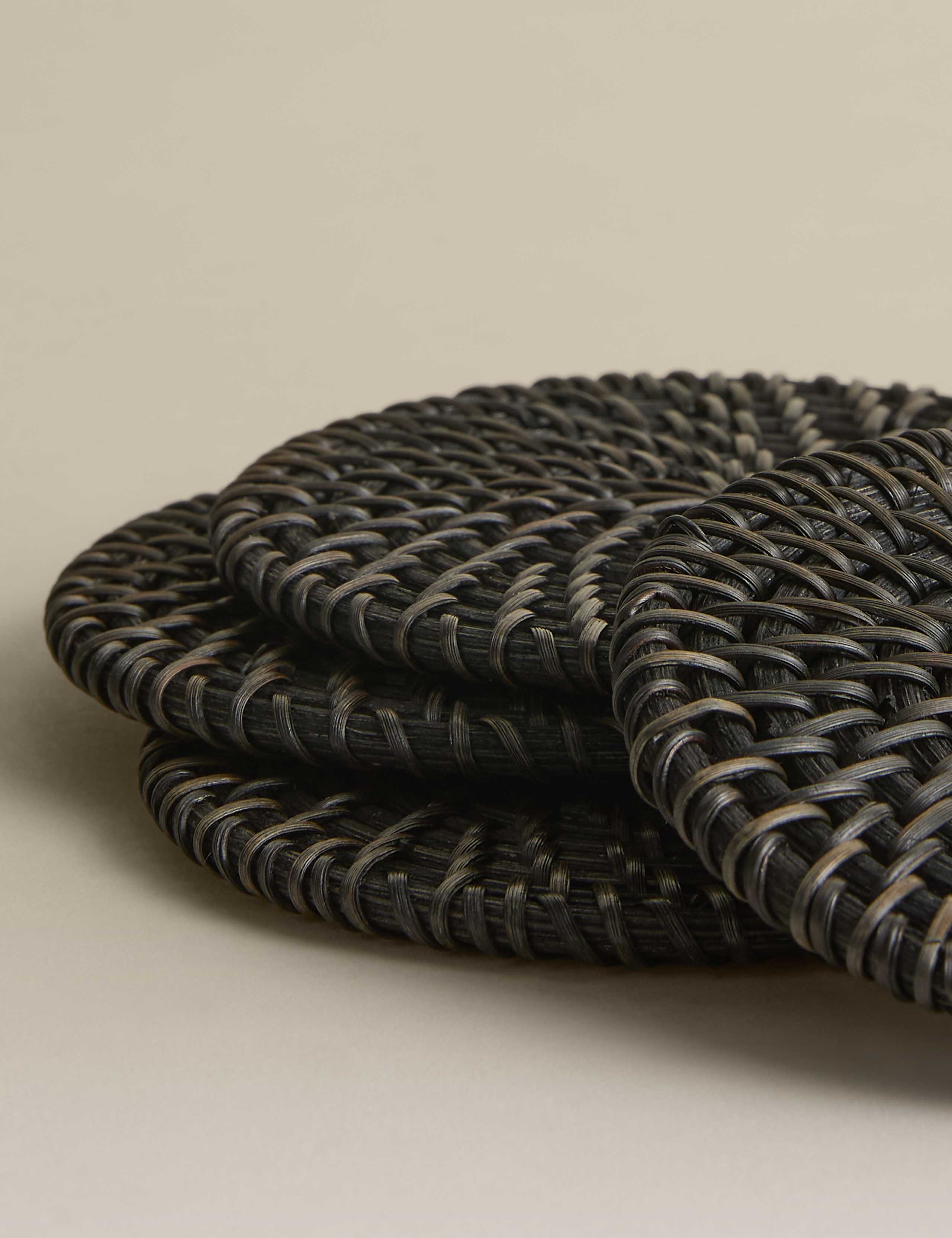 Set of 4 Rattan Oval Coasters with Holder 4 of 4