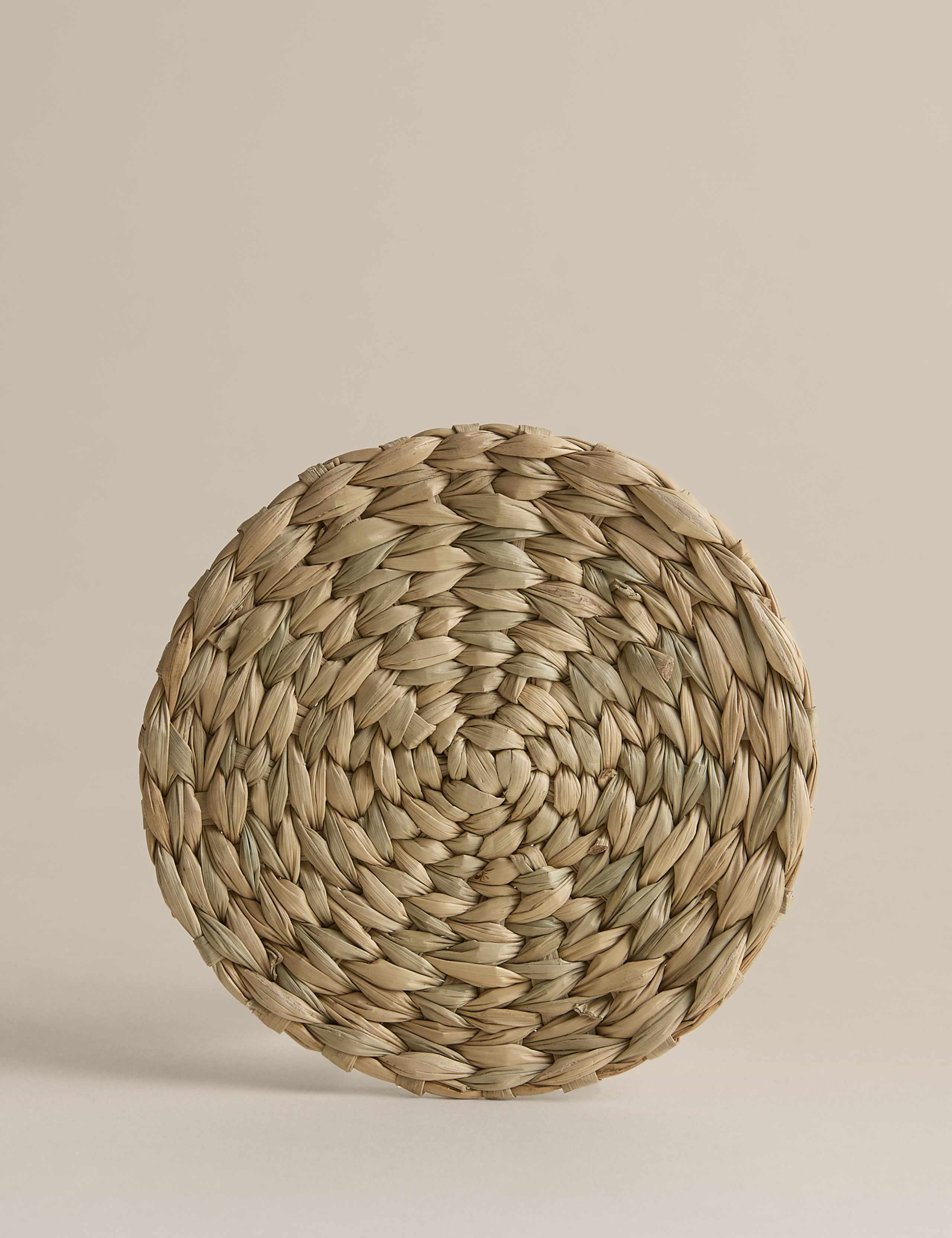 Set of 4 Seagrass Oval Coasters with Holder 2 of 4