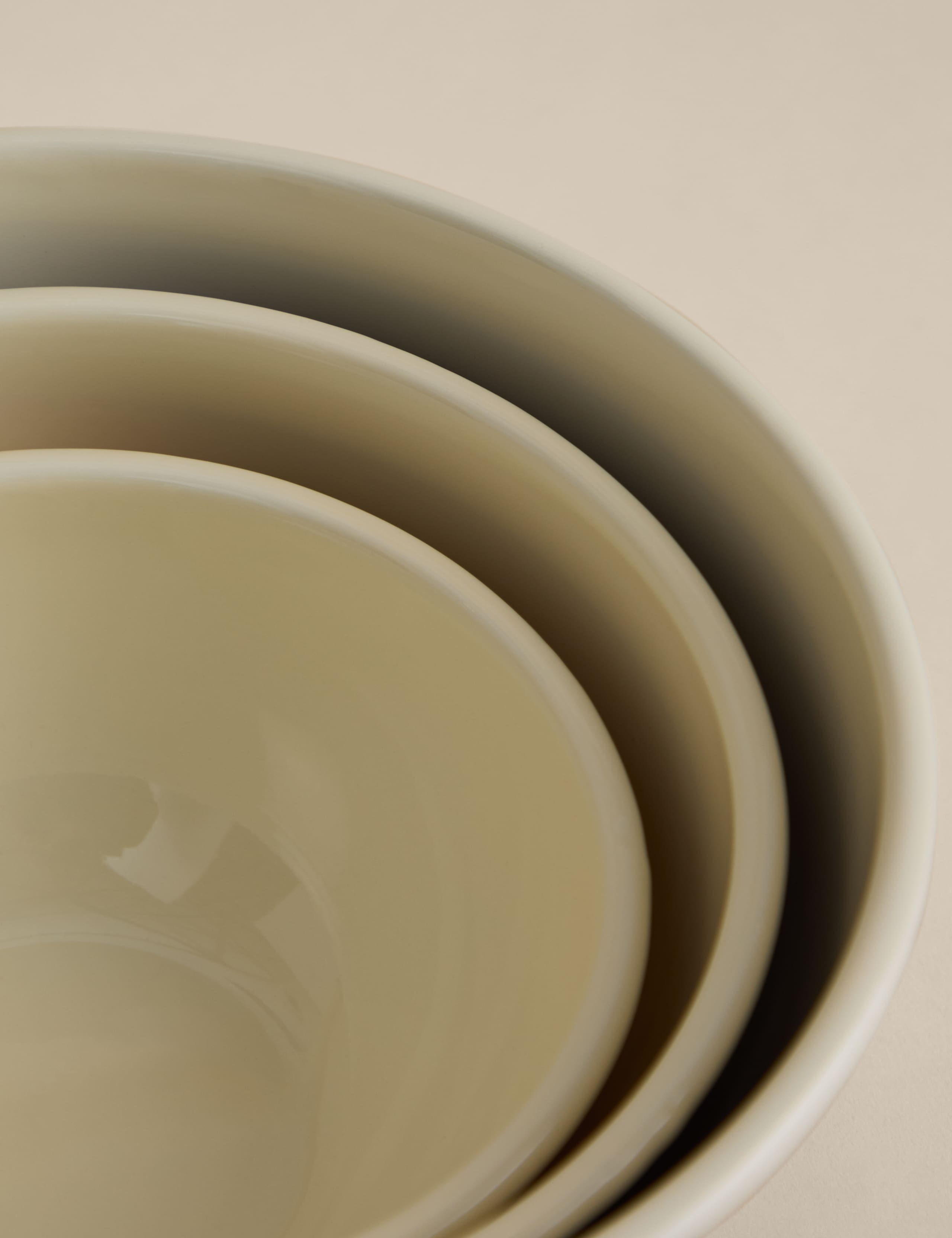 Set of 3 Enamel Nesting Mixing Bowls 3 of 3