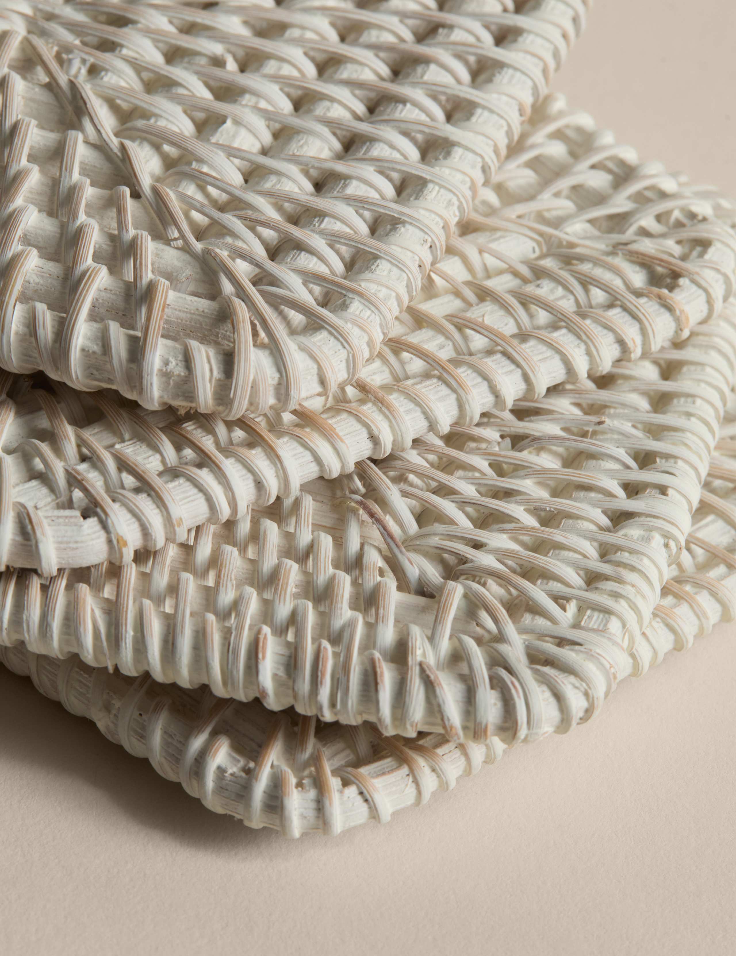 Set of 4 Rattan Washed Coasters with Holder 3 of 4