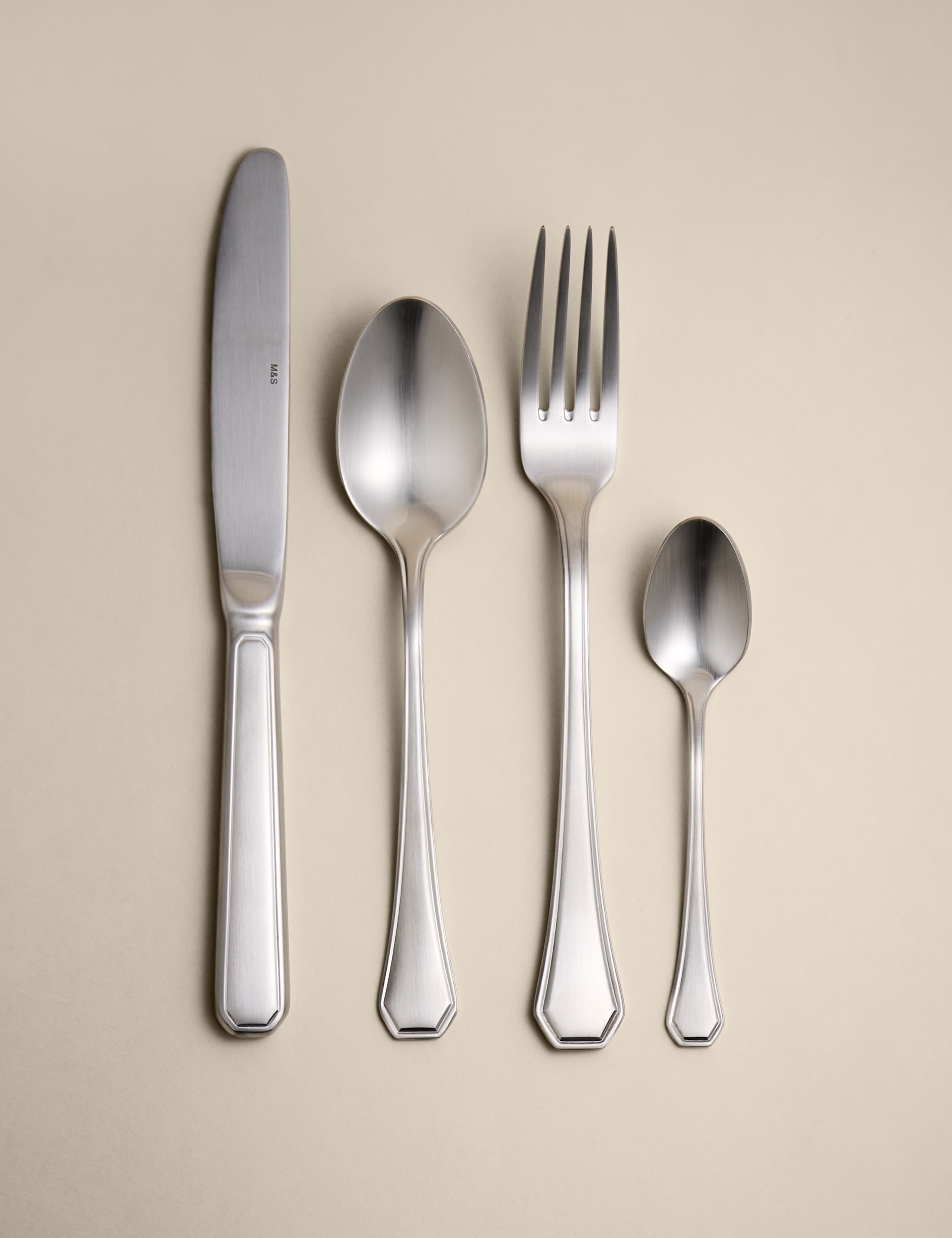 16 Piece Hexagonal End Cutlery Set 2 of 3