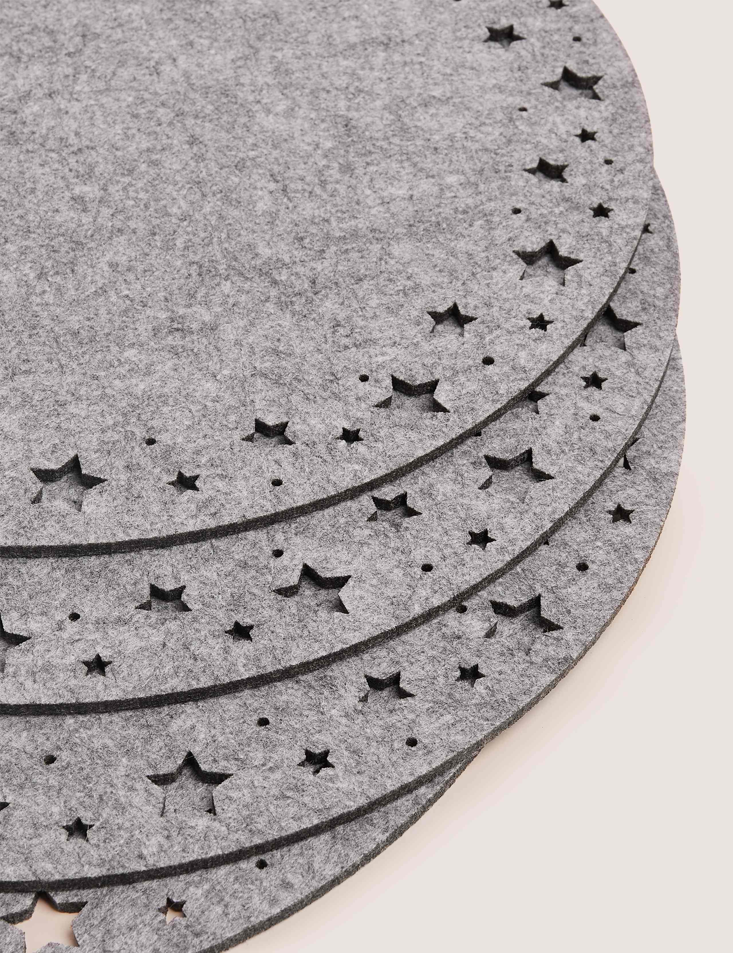 Set of 4 Christmas Felt Placemats 2 of 3