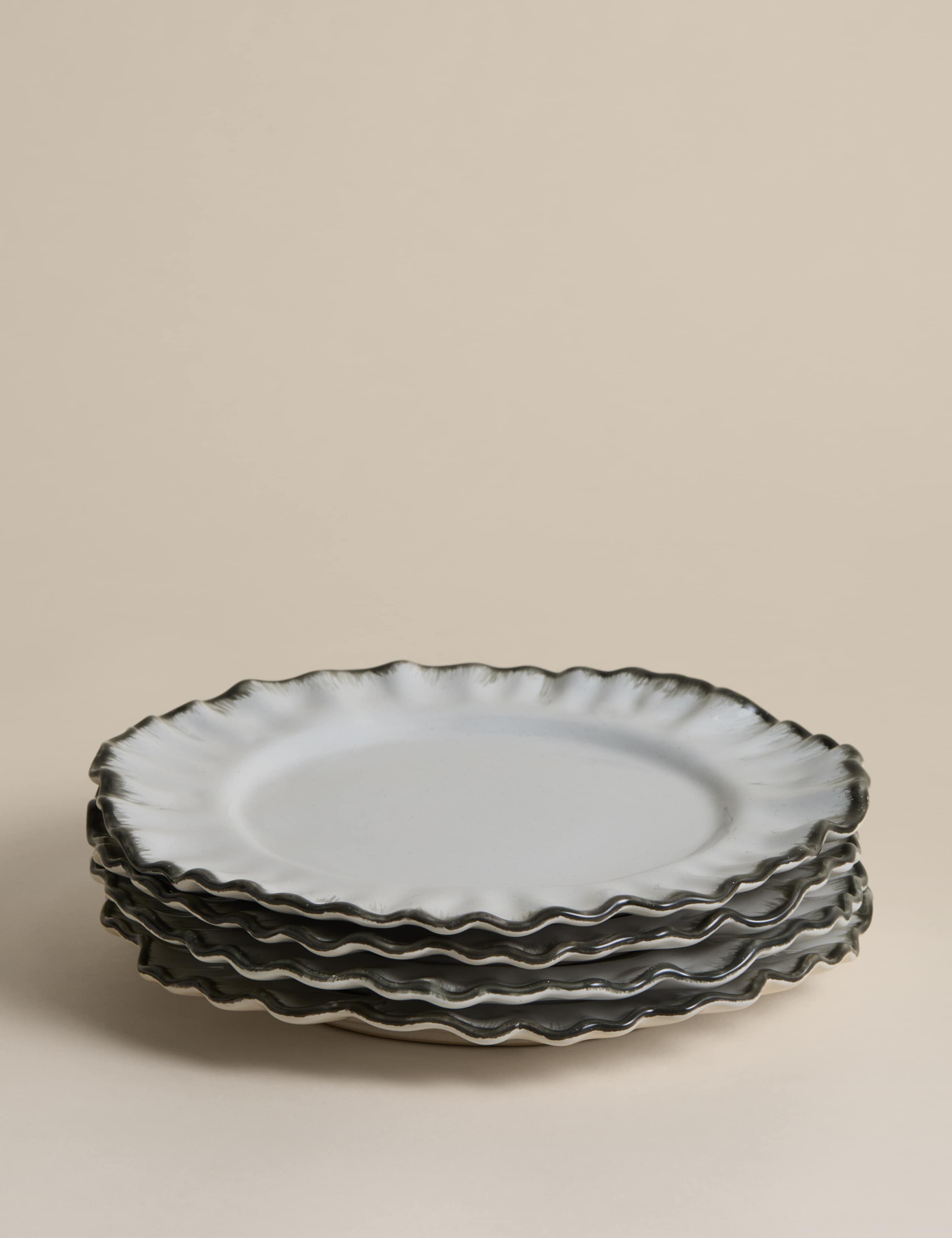 Set of 4 Ruffle Stoneware Dinner Plates 4 of 4