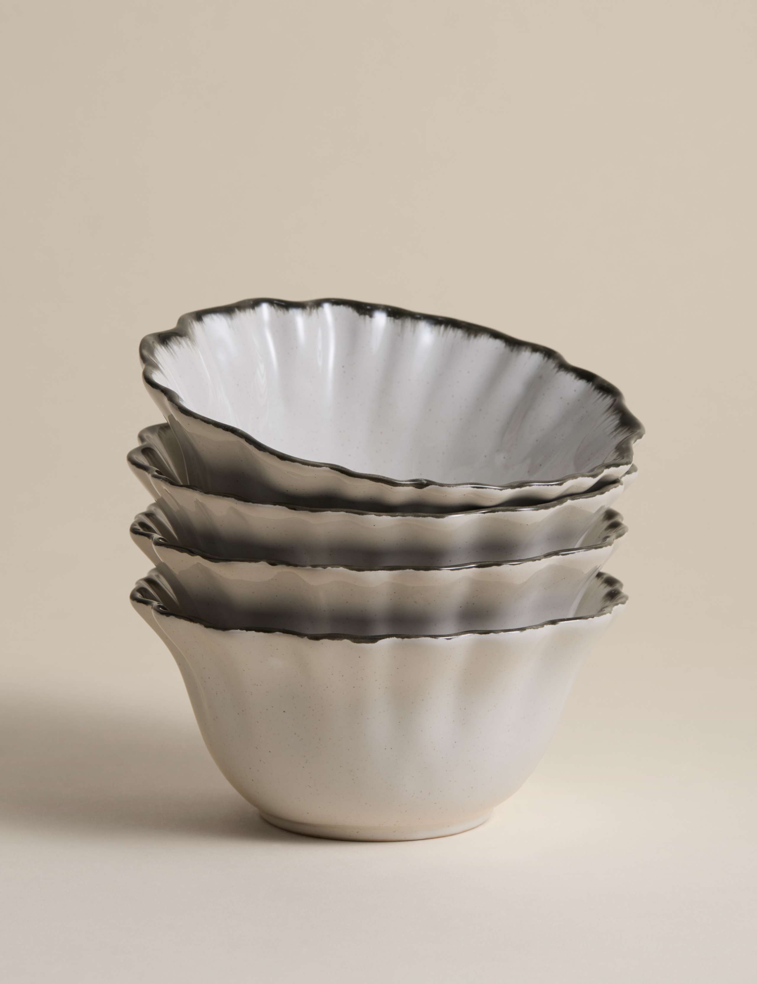 Set of 4 Ruffle Stoneware Cereal Bowls 4 of 4