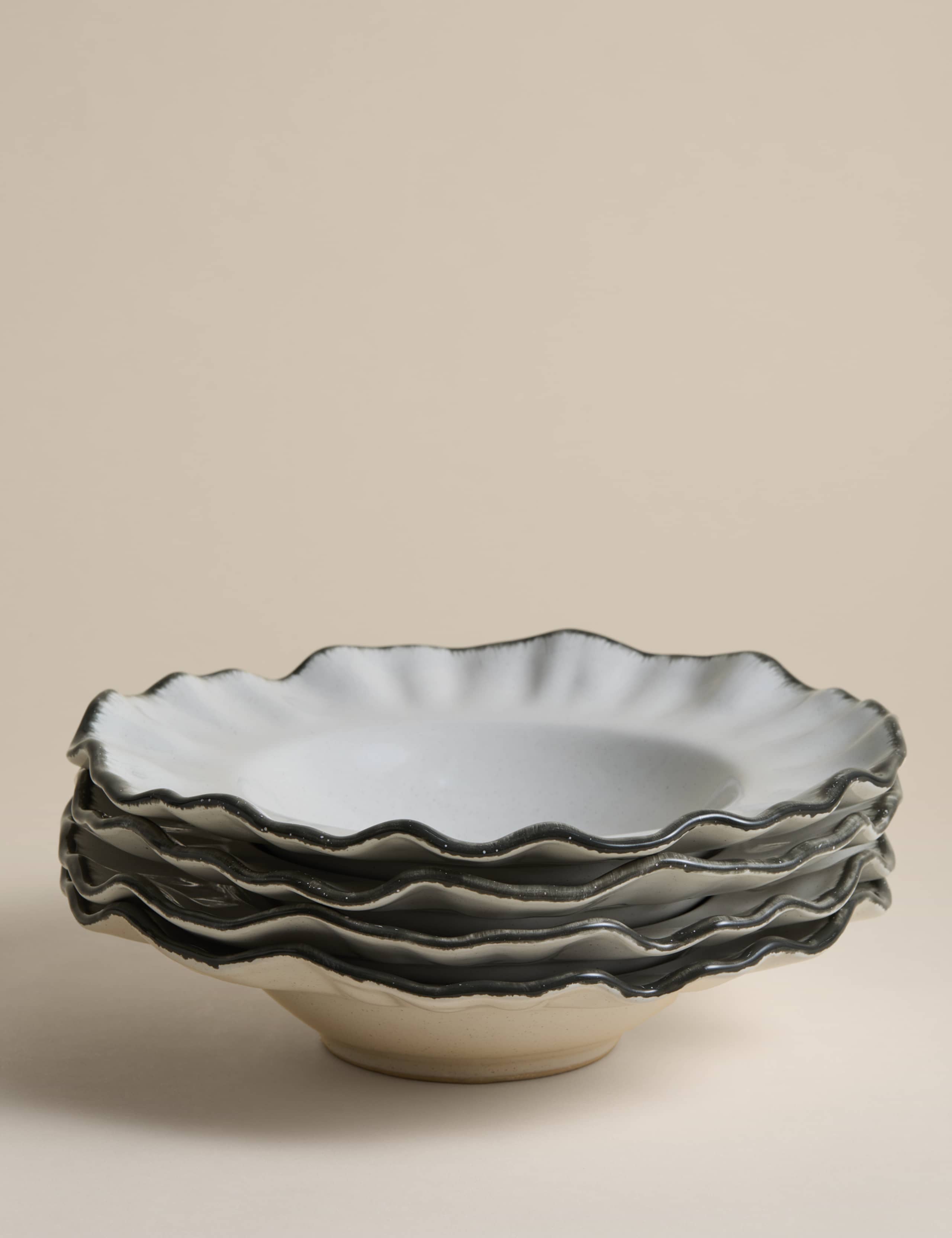 Set of 4 Ruffle Stoneware Pasta Bowls 4 of 4