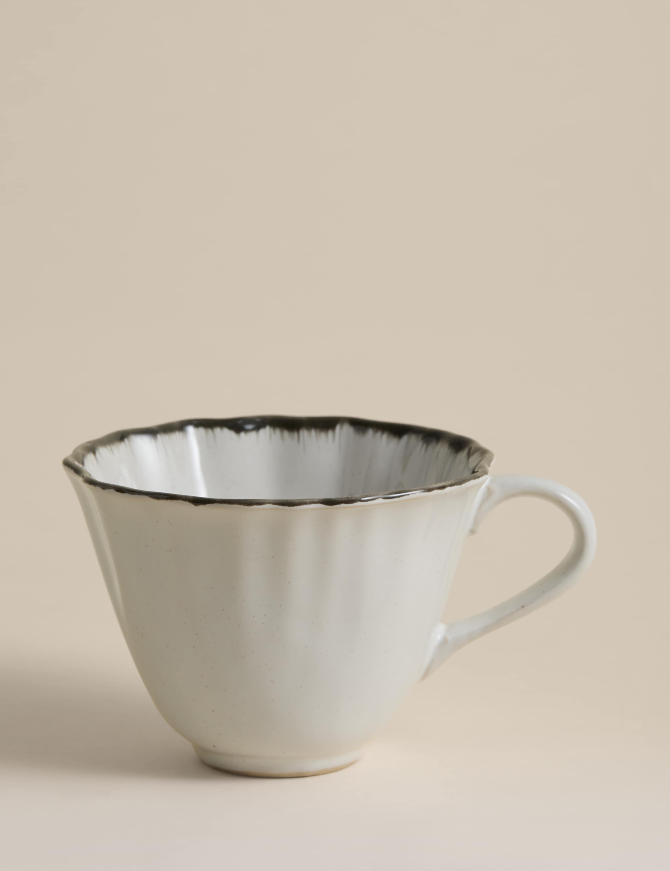 Set of 4 Ruffle Stoneware Cups & Saucers 3 of 5