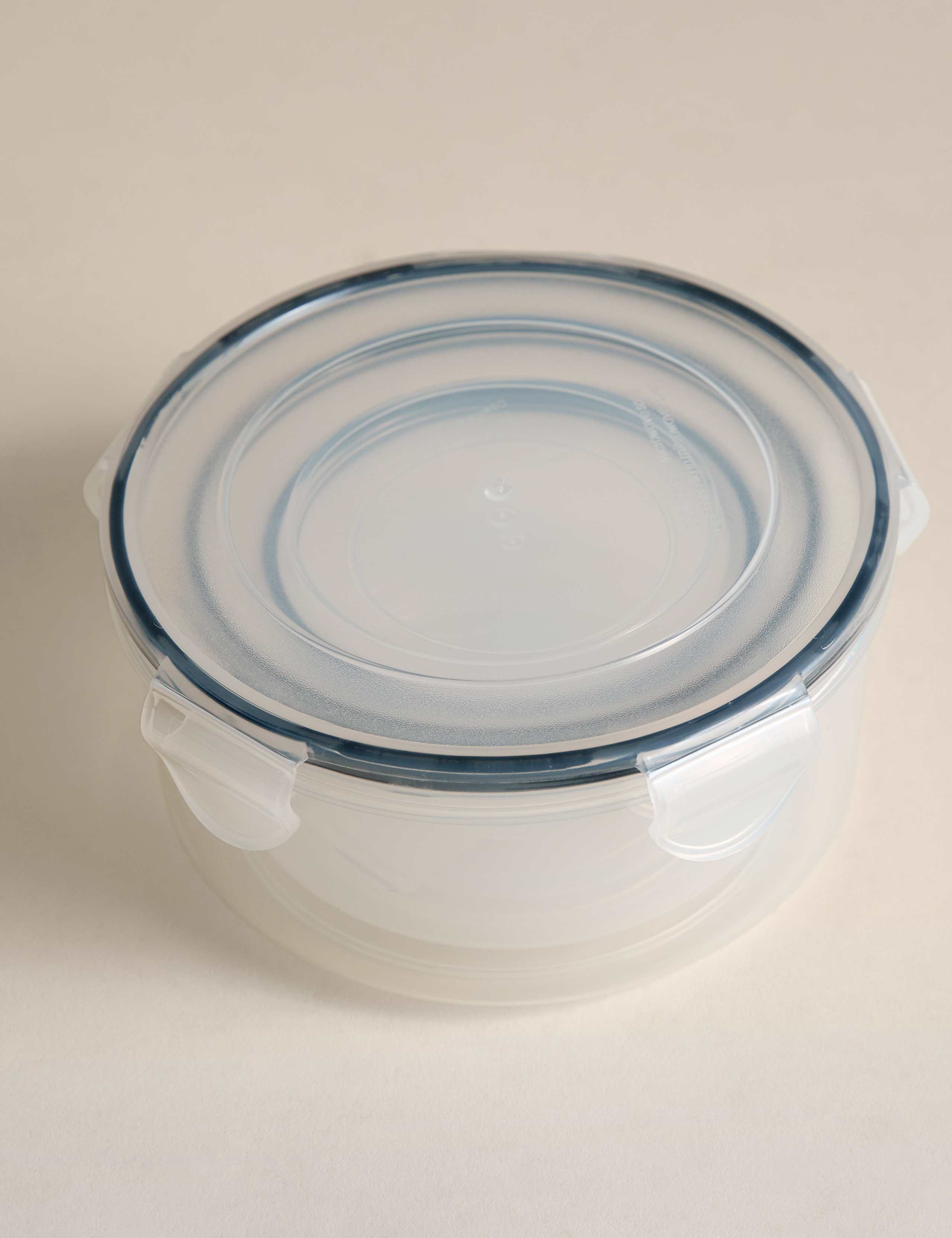 Set of 3 Round Clip Storage Containers 2 of 5
