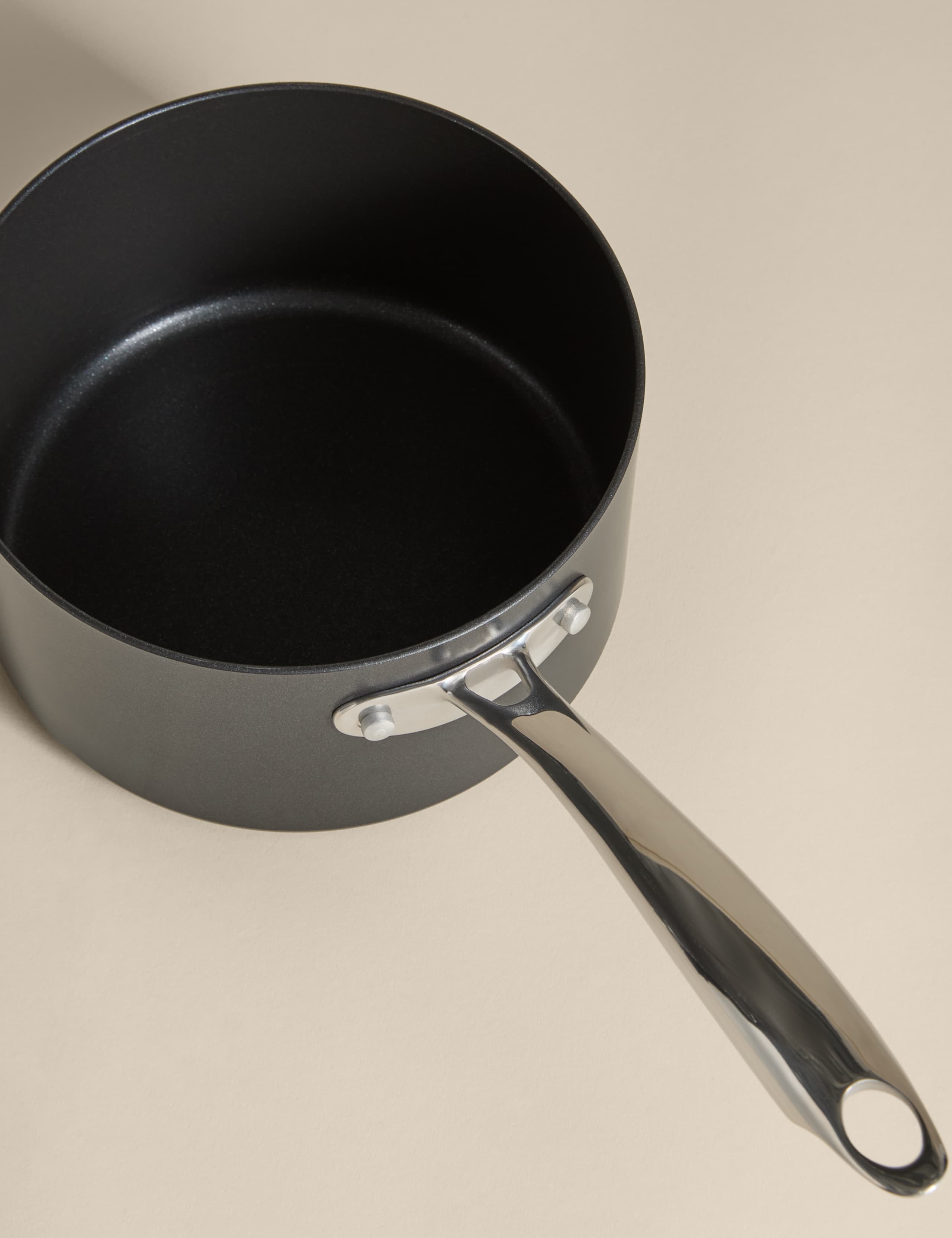 Aluminium 18cm Non-Stick Saucepan 4 of 4
