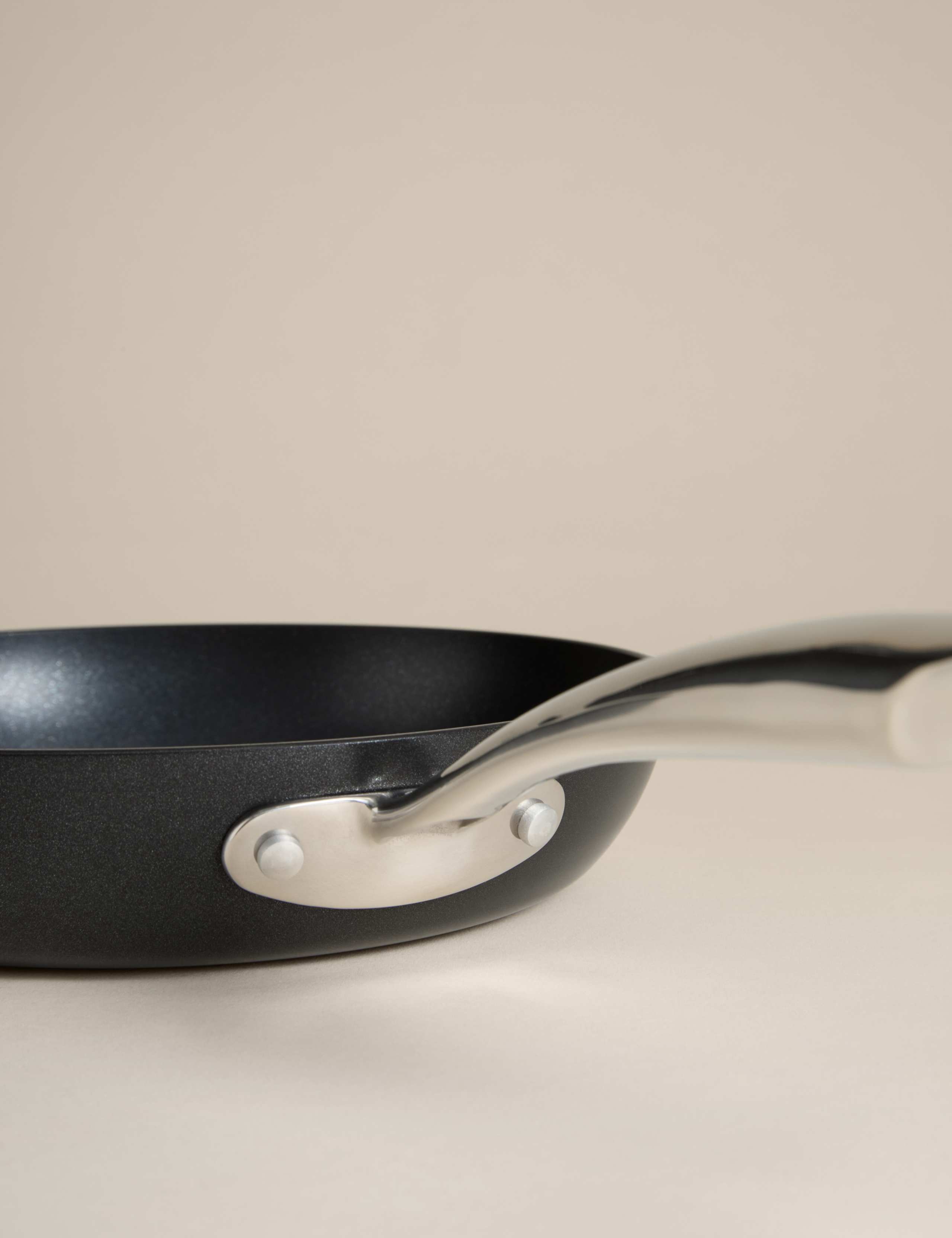 Aluminium 24cm Non Stick Frying Pan 2 of 4