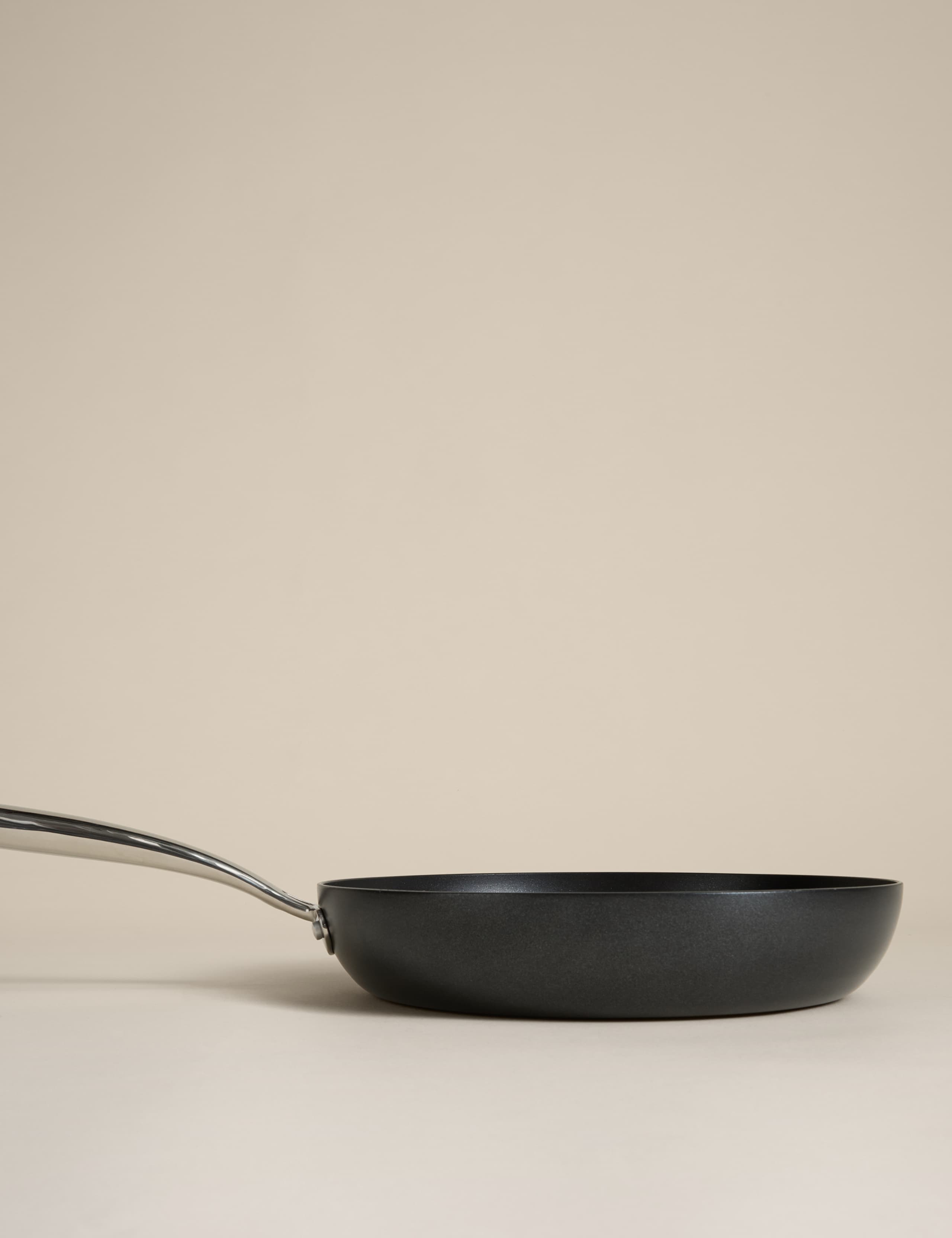 Aluminium 28cm Non-Stick Frying Pan 2 of 4